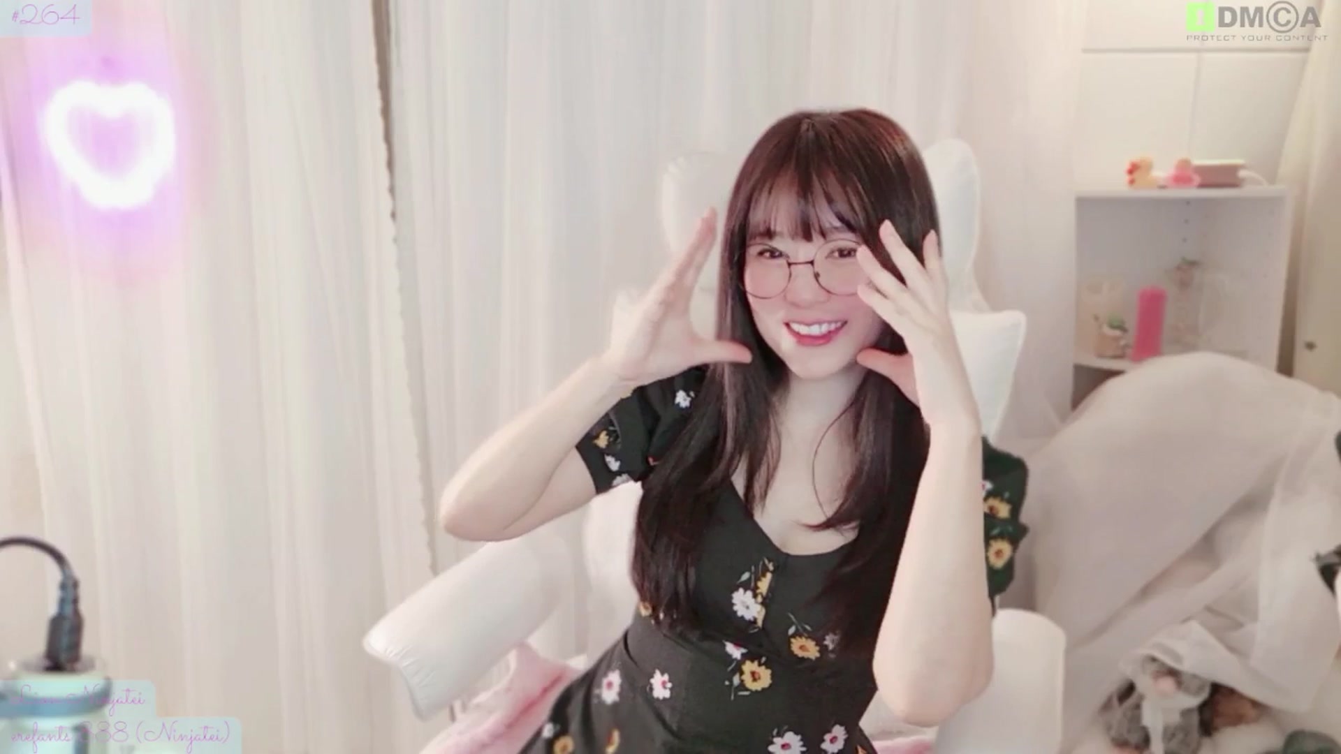 Gallery image thumbnail from meowtheworld's myfreecams stream on, 04/25/2026, 06:14 image 14 of 20
