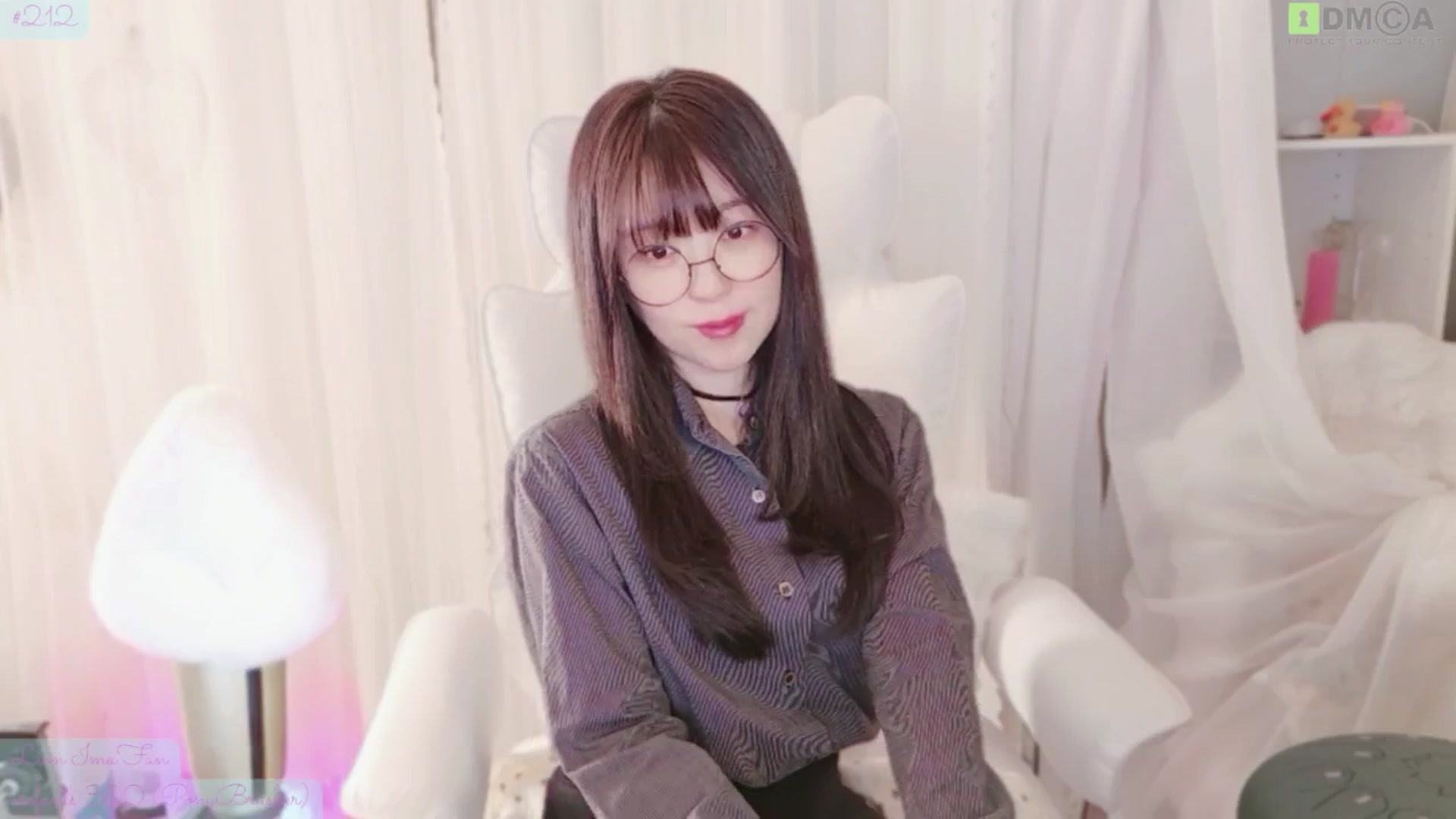 Gallery image thumbnail from meowtheworld's myfreecams stream on, 04/26/2026, 17:20 image 18 of 20