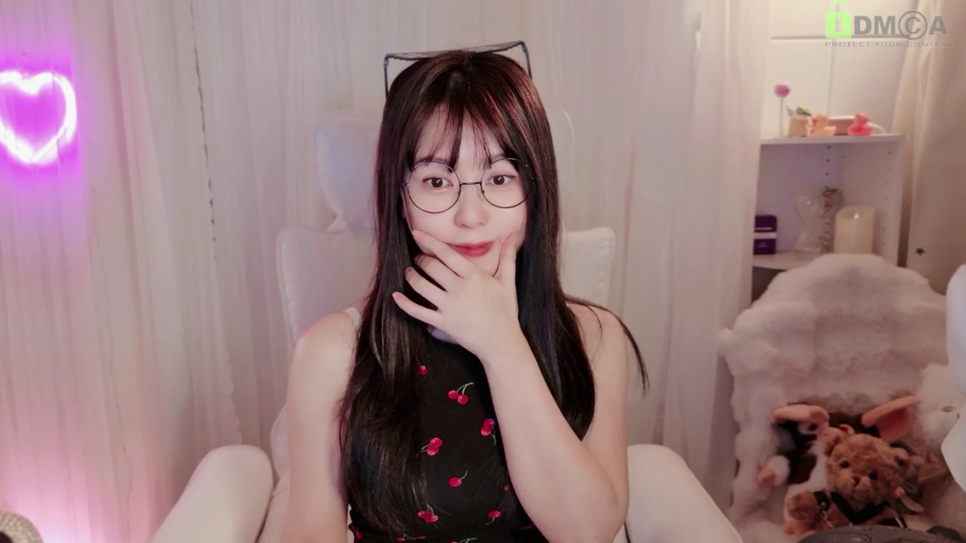 Gallery image thumbnail from meowtheworld's myfreecams stream on, 05/03/2026, 10:56 image 17 of 20