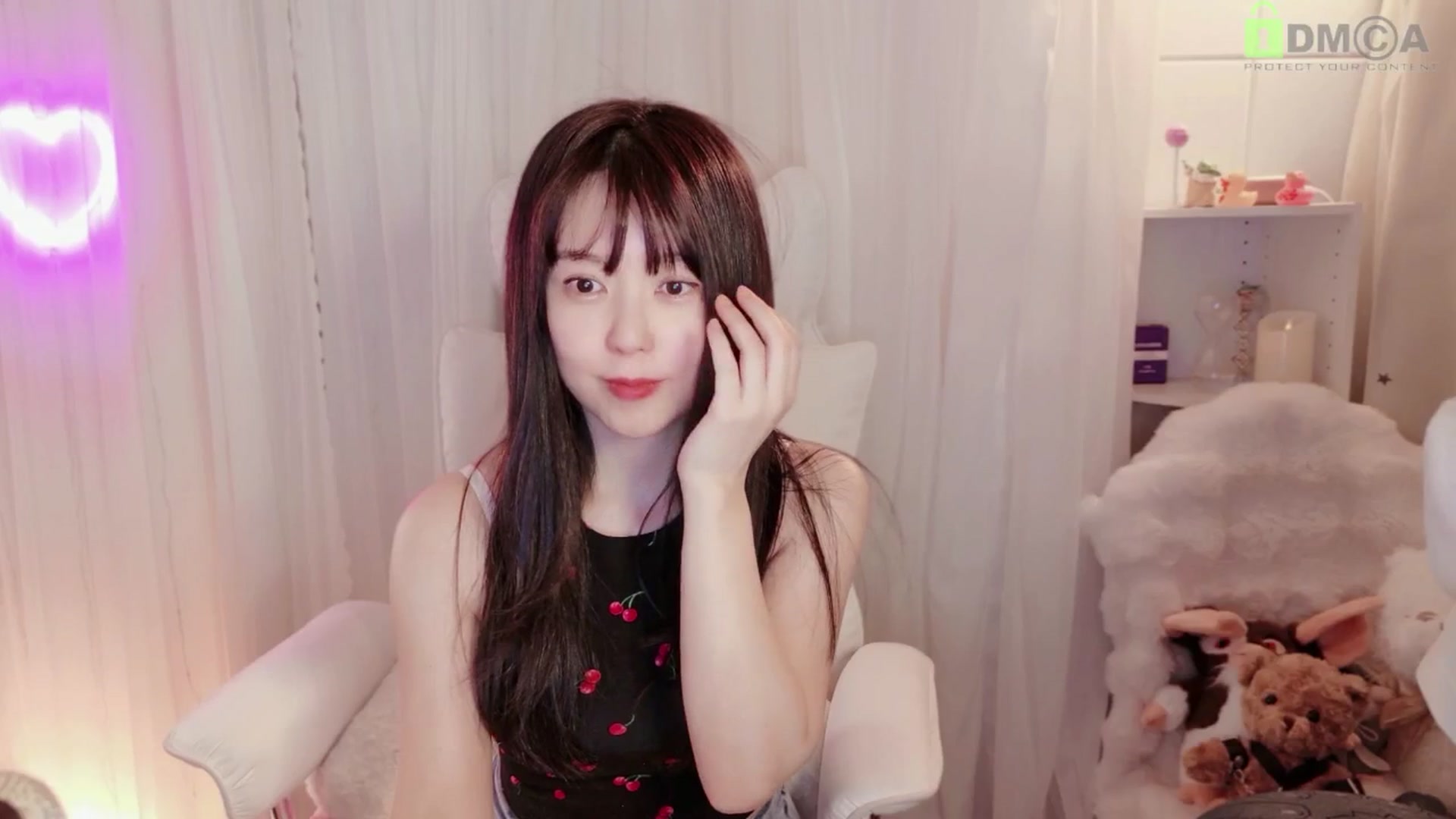 Gallery image thumbnail from meowtheworld's myfreecams stream on, 05/03/2026, 10:56 image 16 of 20
