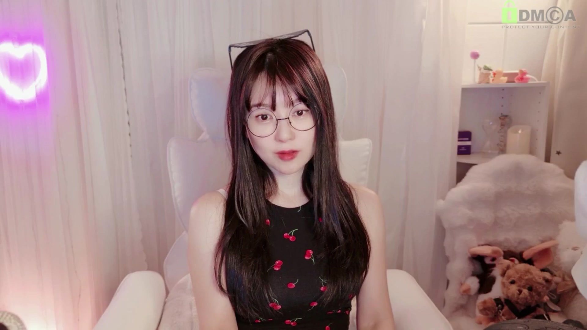 Gallery image thumbnail from meowtheworld's myfreecams stream on, 05/03/2026, 10:56 image 18 of 20