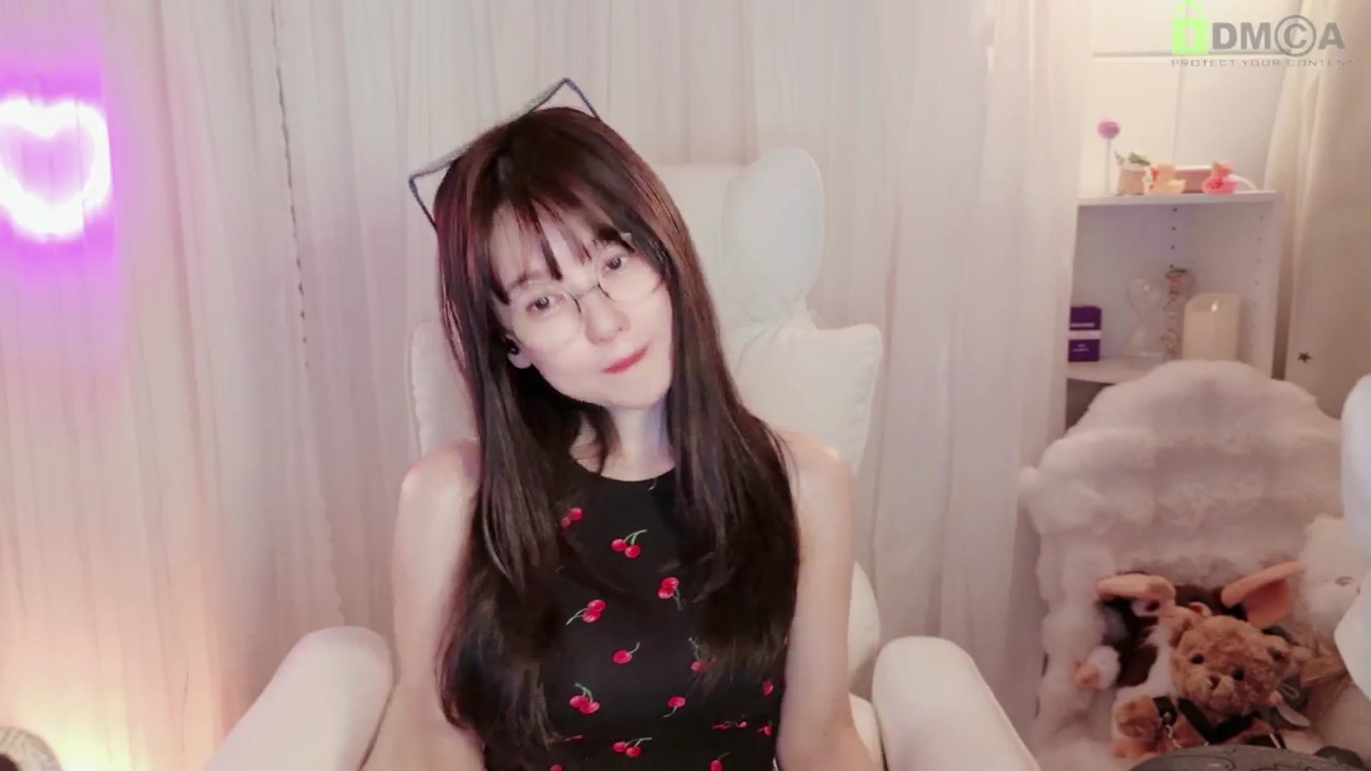 Gallery image thumbnail from meowtheworld's myfreecams stream on, 05/03/2026, 10:56 image 19 of 20