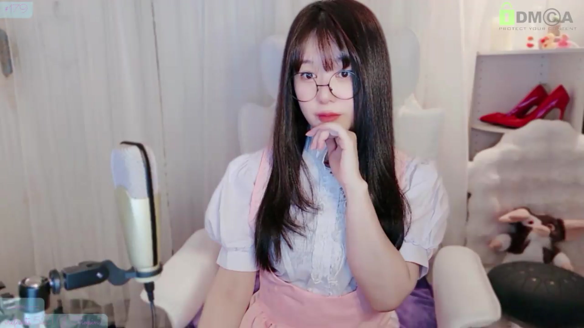 Gallery image thumbnail from meowtheworld's myfreecams stream on, 05/16/2026, 18:17 image 11 of 20
