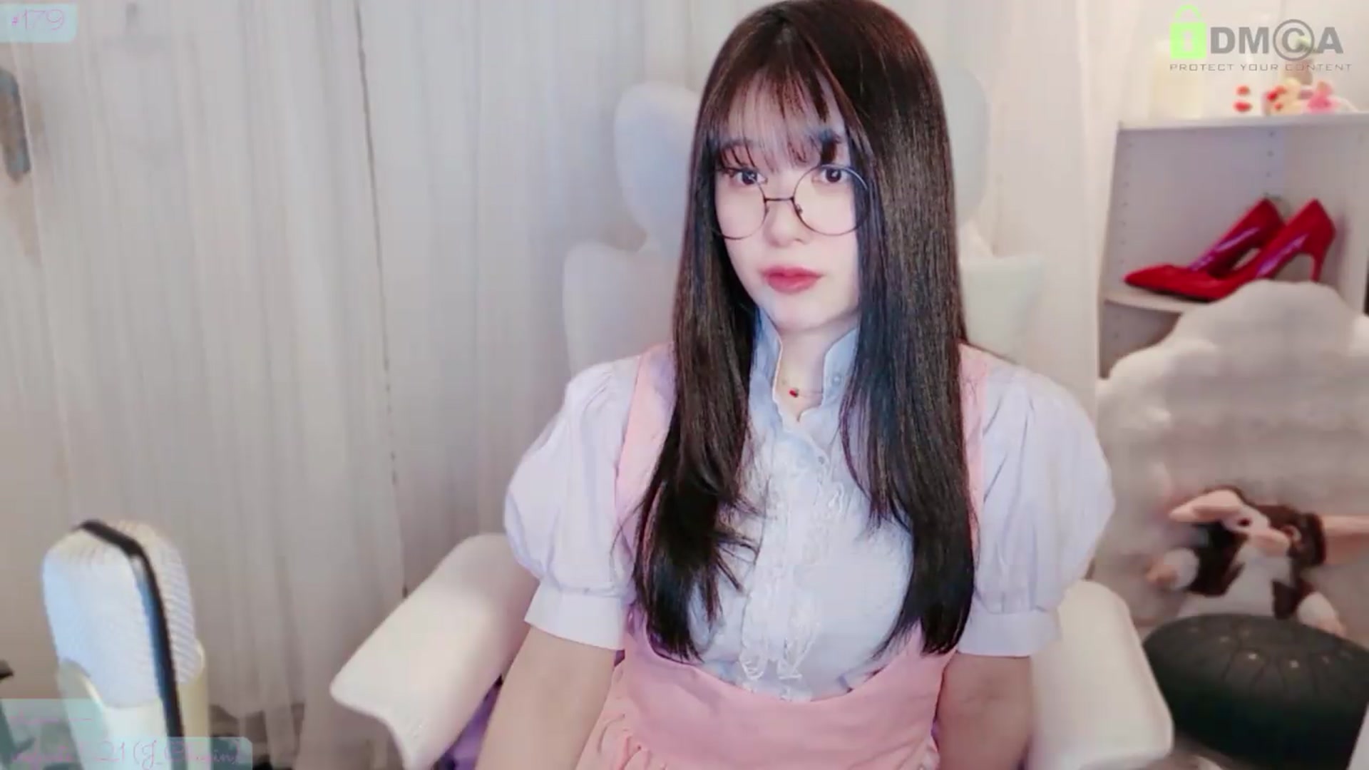 Gallery image thumbnail from meowtheworld's myfreecams stream on, 05/16/2026, 18:17 image 8 of 20