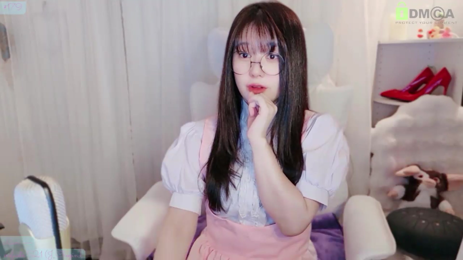 Gallery image thumbnail from meowtheworld's myfreecams stream on, 05/16/2026, 18:17 image 9 of 20