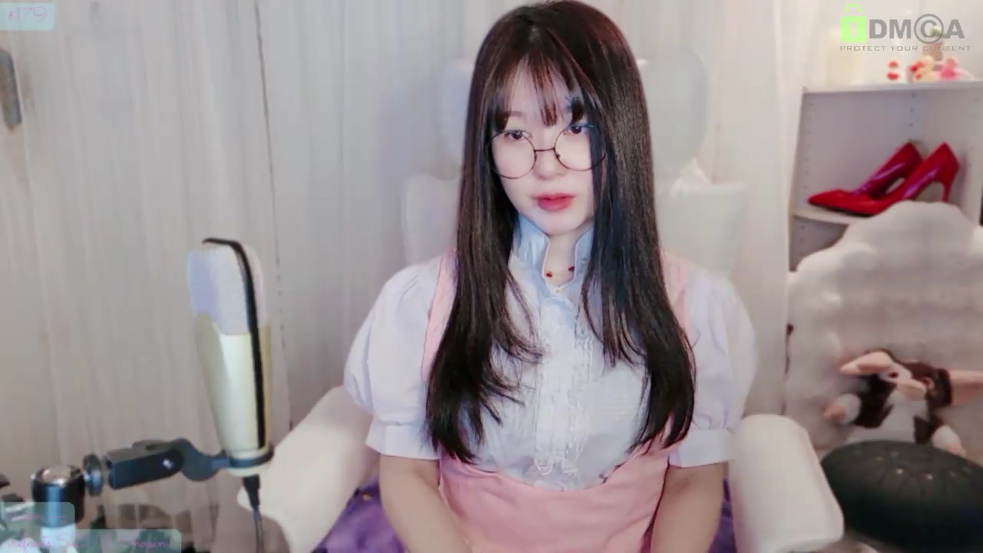 Gallery image thumbnail from meowtheworld's myfreecams stream on, 05/16/2026, 18:17 image 12 of 20