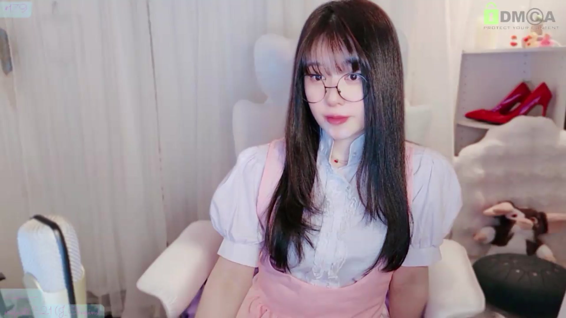 Gallery image thumbnail from meowtheworld's myfreecams stream on, 05/16/2026, 18:17 image 7 of 20