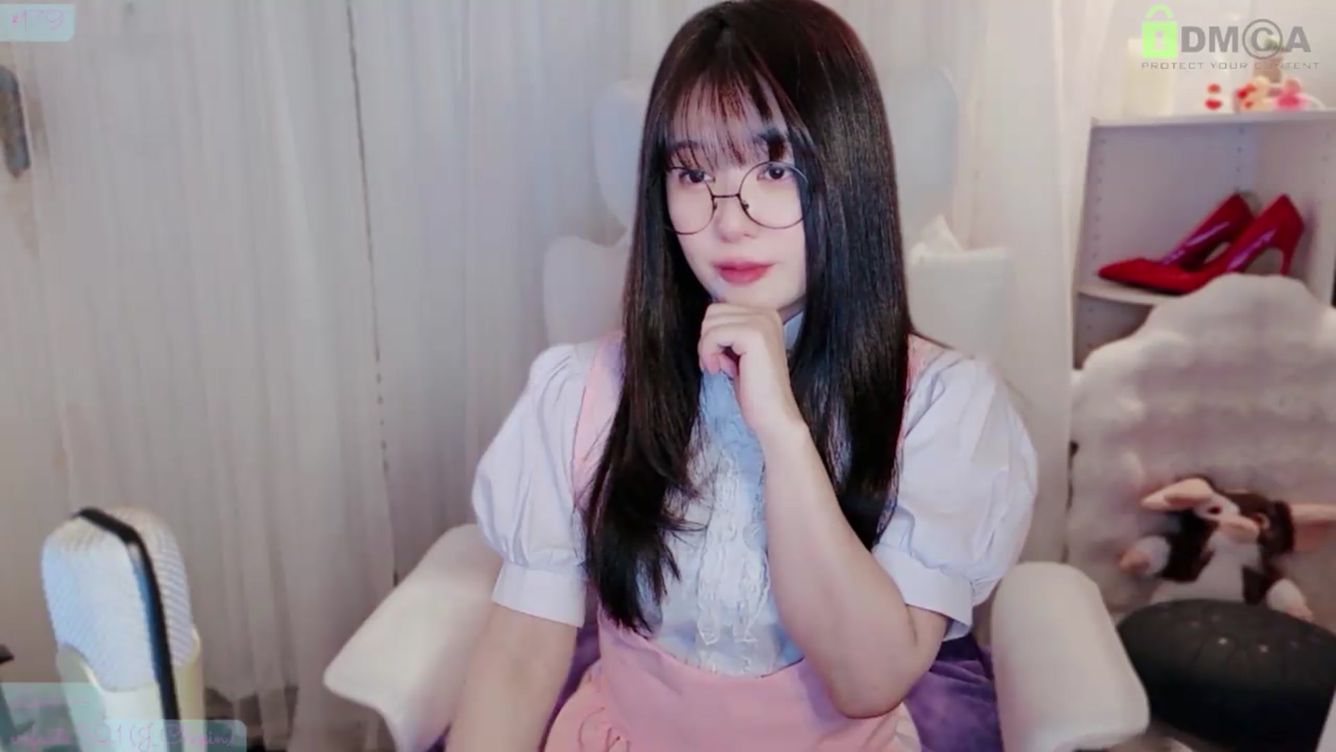 Gallery image thumbnail from meowtheworld's myfreecams stream on, 05/16/2026, 18:17 image 6 of 20