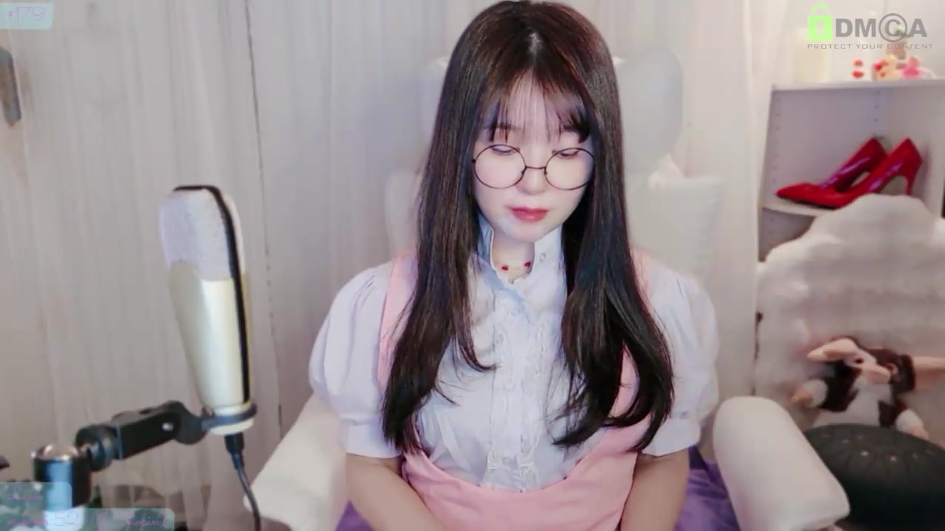 Gallery image thumbnail from meowtheworld's myfreecams stream on, 05/16/2026, 18:17 image 19 of 20