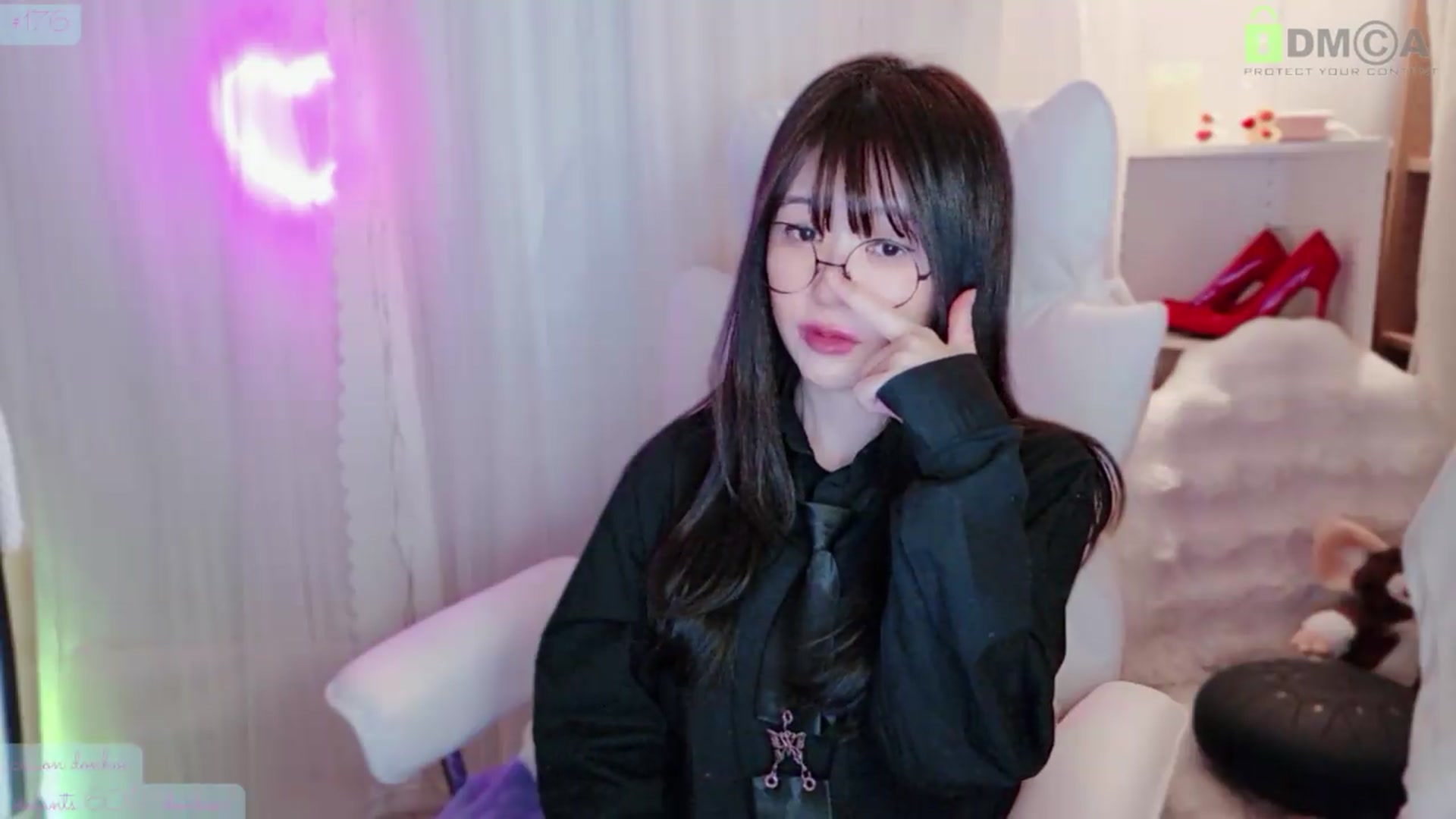 Gallery image thumbnail from meowtheworld's myfreecams stream on, 05/17/2026, 09:41 image 15 of 20
