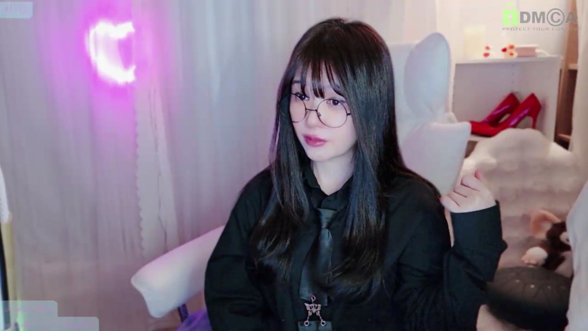 Gallery image thumbnail from meowtheworld's myfreecams stream on, 05/17/2026, 09:41 image 14 of 20