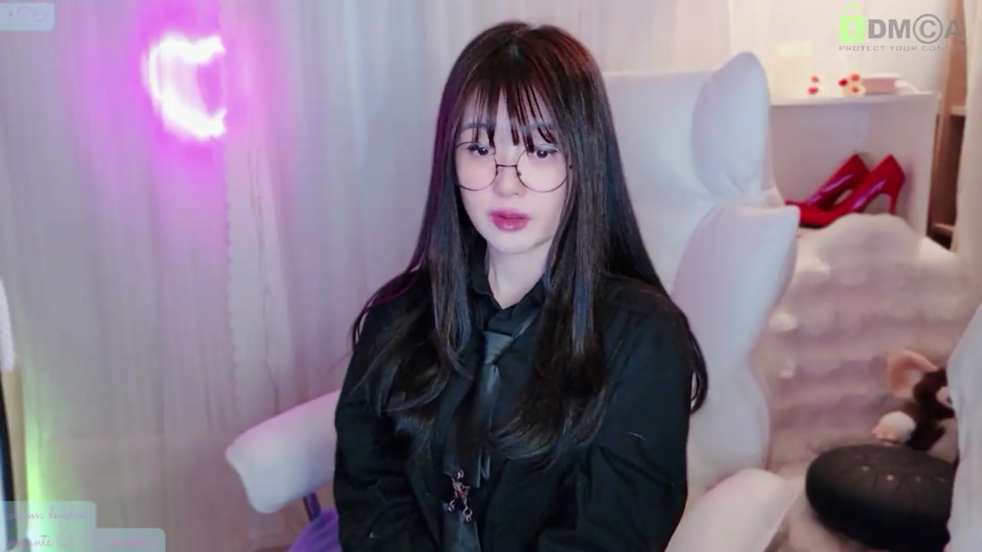 Gallery image thumbnail from meowtheworld's myfreecams stream on, 05/17/2026, 09:41 image 7 of 20