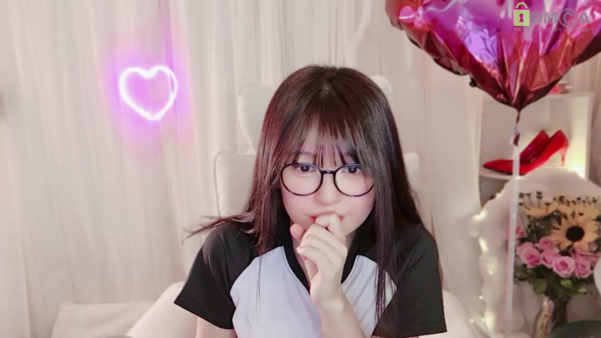 Gallery image thumbnail from meowtheworld's myfreecams stream on, 05/23/2026, 06:12 image 4 of 20