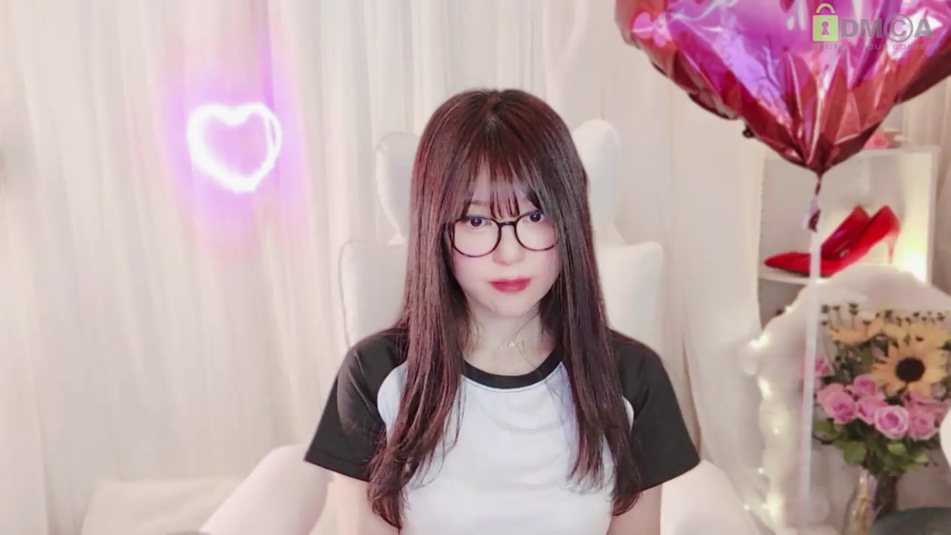 Gallery image thumbnail from meowtheworld's myfreecams stream on, 05/23/2026, 06:12 image 2 of 20
