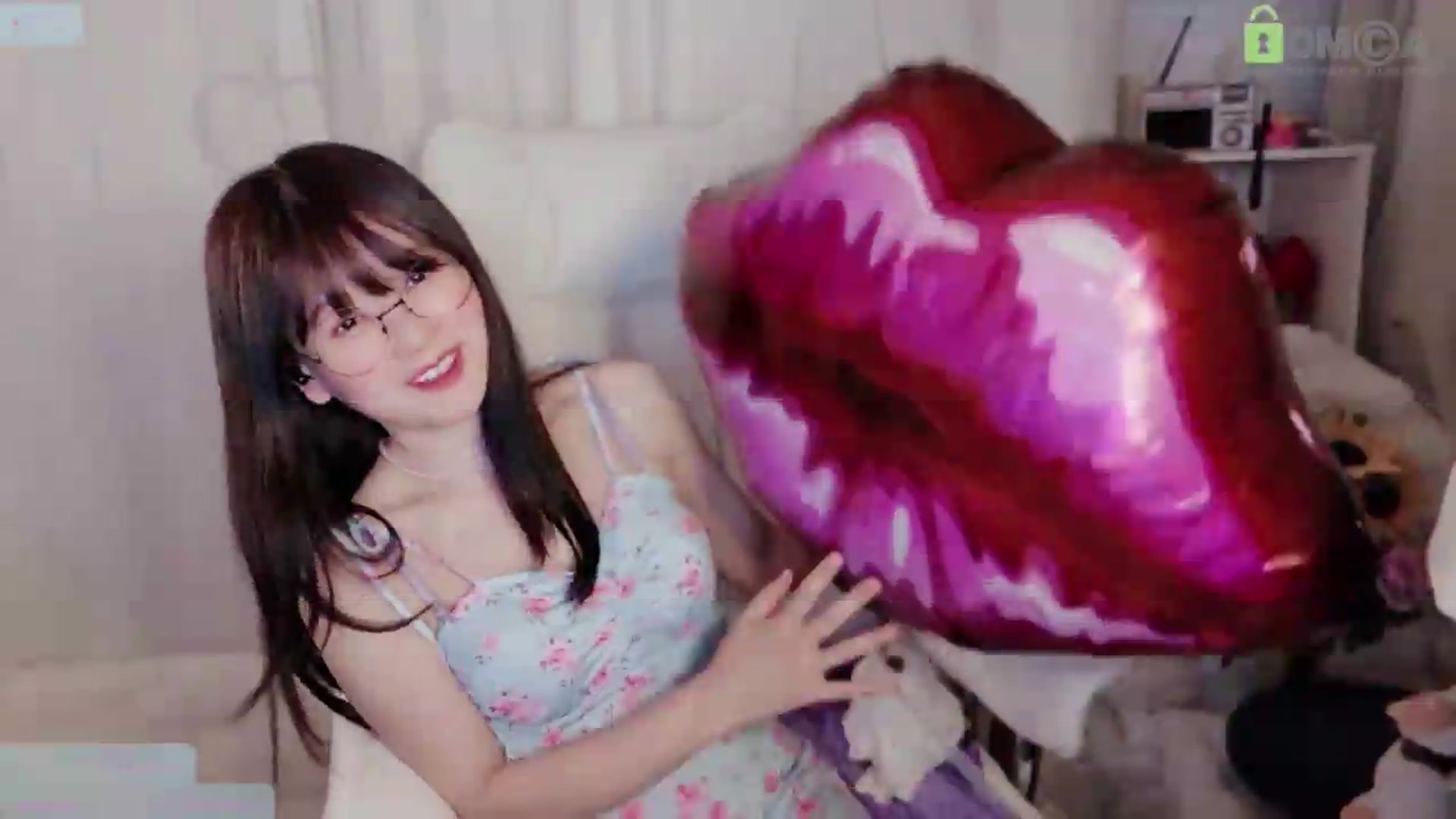 Gallery image thumbnail from meowtheworld's myfreecams stream on, 05/25/2026, 13:56 image 14 of 20