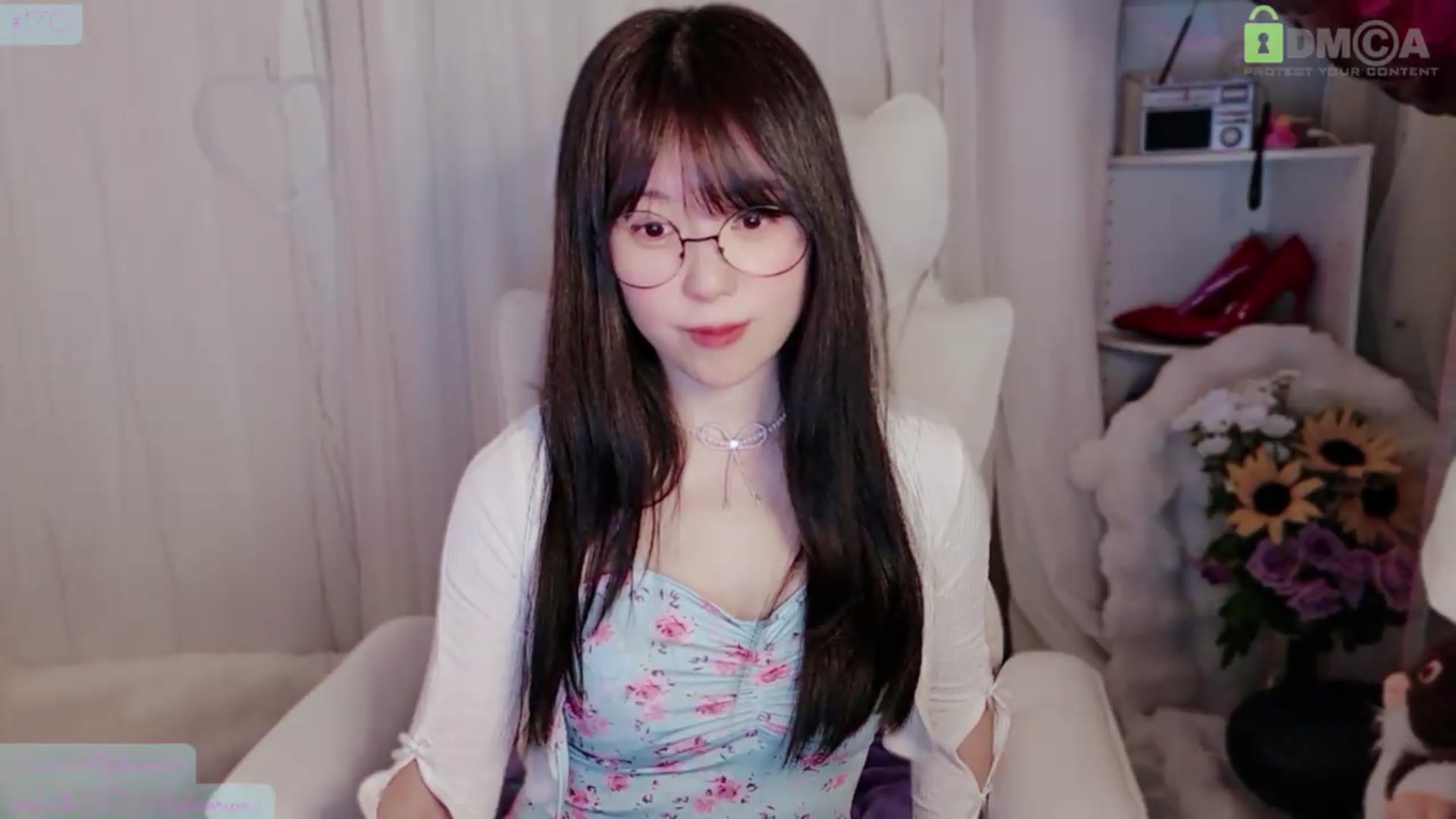 Gallery image thumbnail from meowtheworld's myfreecams stream on, 05/25/2026, 13:56 image 9 of 20