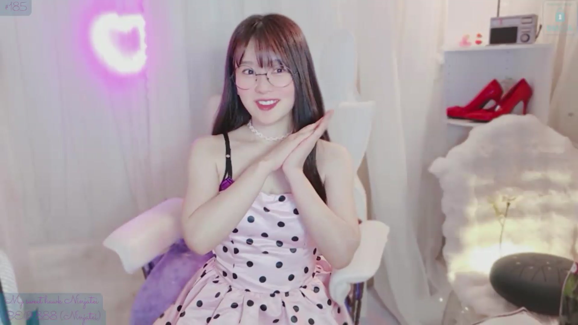 Gallery image thumbnail from meowtheworld's myfreecams stream on, 05/31/2026, 06:40 image 10 of 20