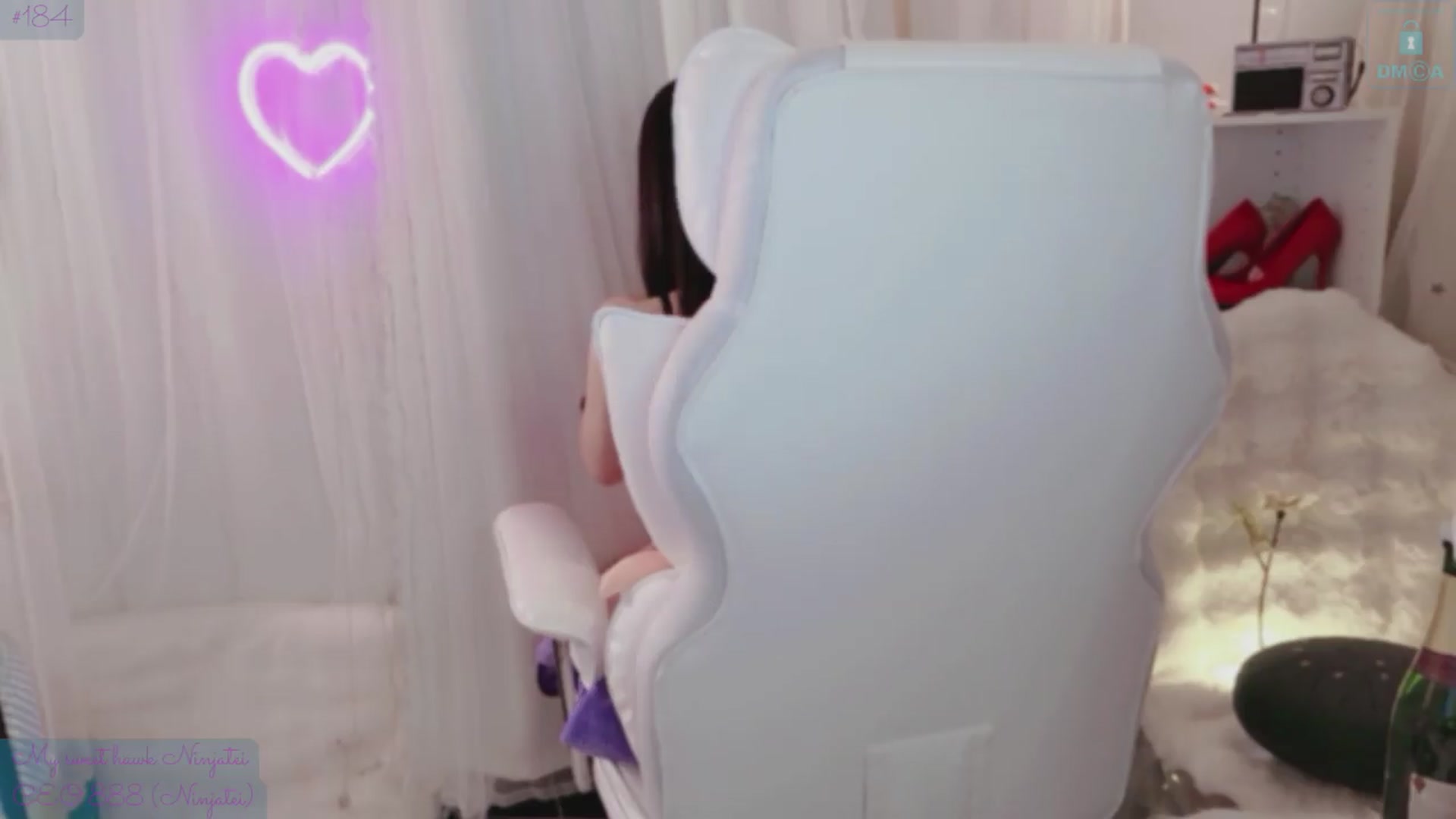 Gallery image thumbnail from meowtheworld's myfreecams stream on, 05/31/2026, 06:40 image 18 of 20