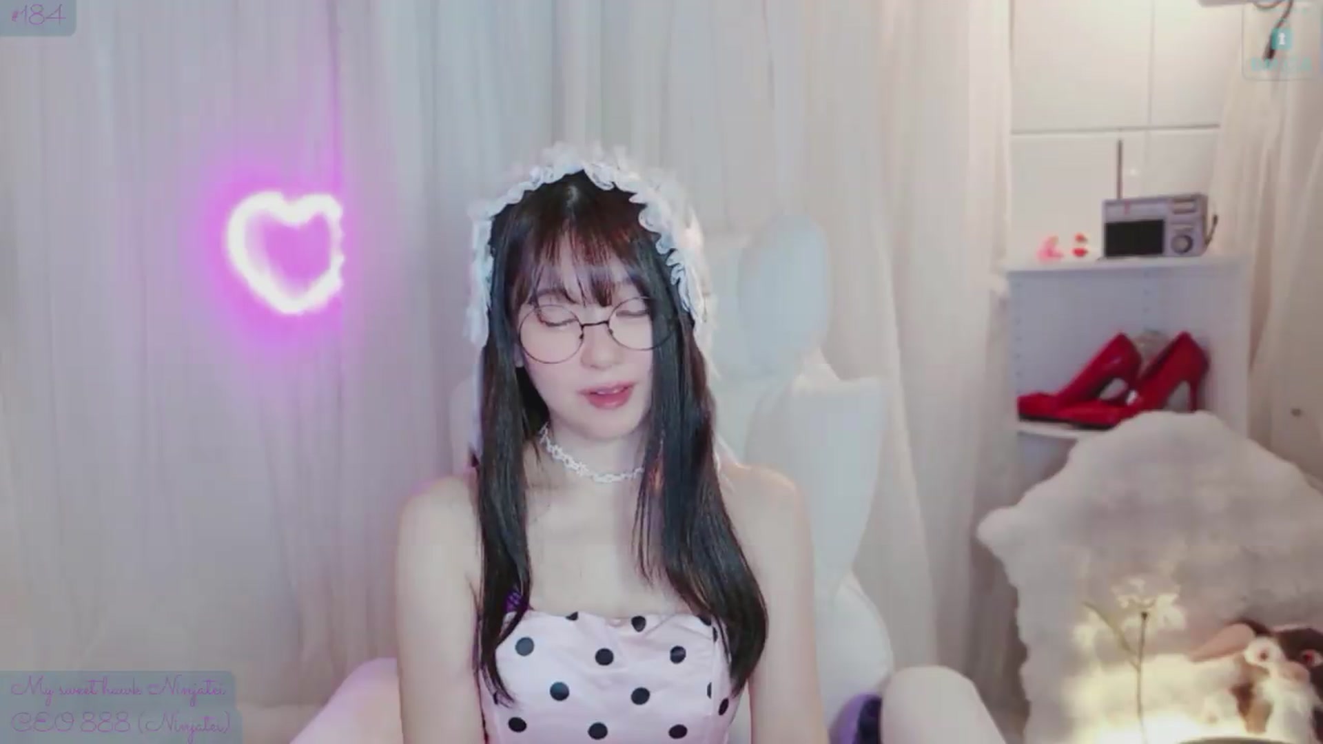 Gallery image thumbnail from meowtheworld's myfreecams stream on, 05/31/2026, 06:40 image 4 of 20