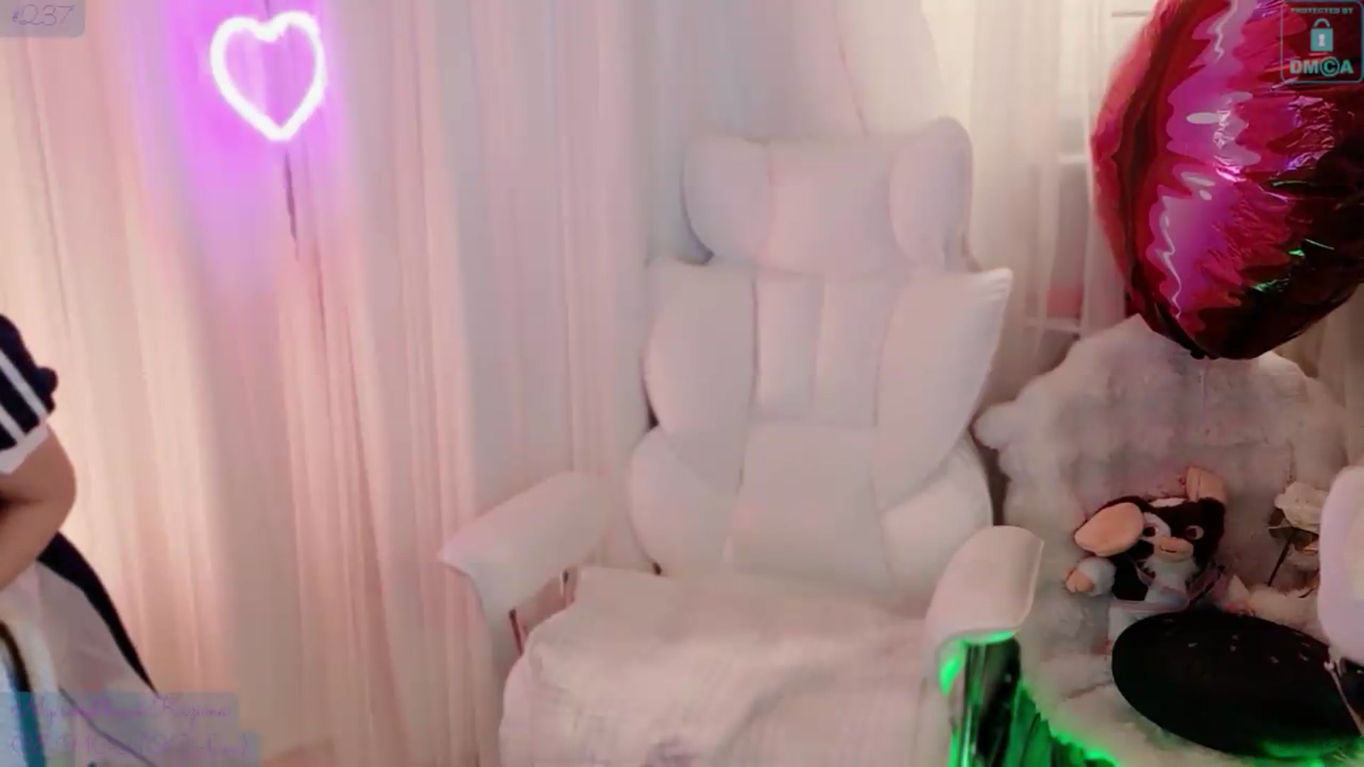 Gallery image thumbnail from meowtheworld's myfreecams stream on, 06/07/2026, 10:26 image 5 of 20