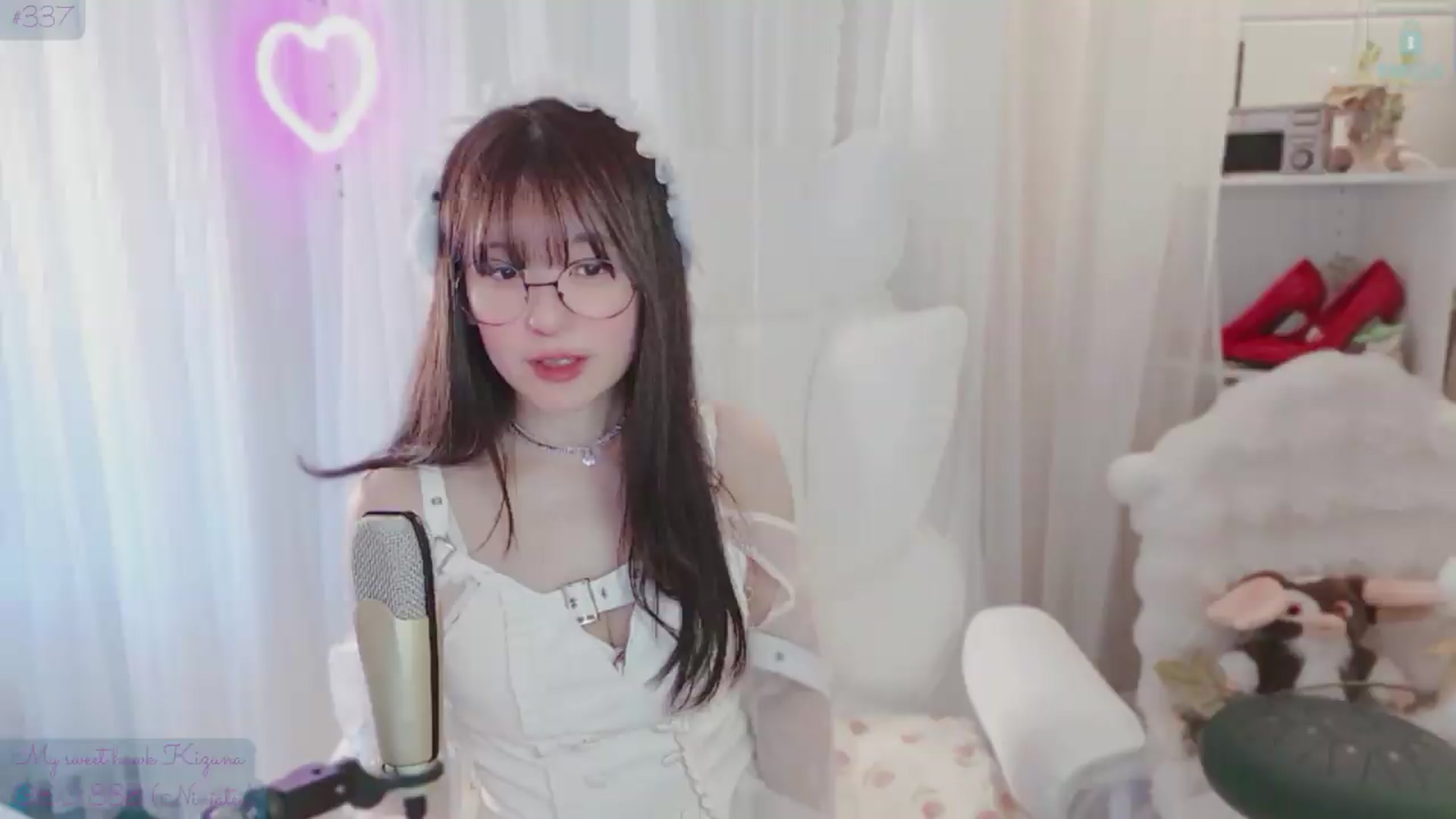 Gallery image thumbnail from meowtheworld's myfreecams stream on, 06/13/2026, 06:23 image 16 of 20
