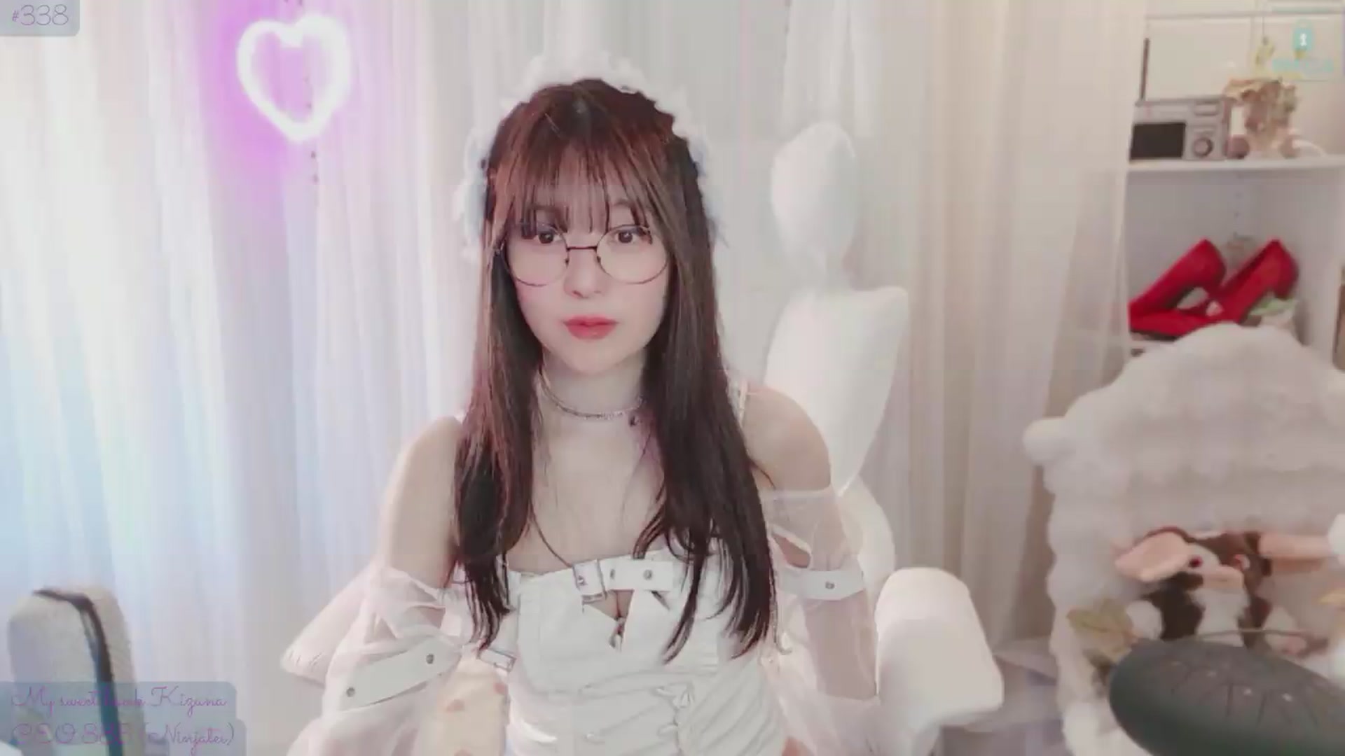 Gallery image thumbnail from meowtheworld's myfreecams stream on, 06/13/2026, 06:23 image 7 of 20
