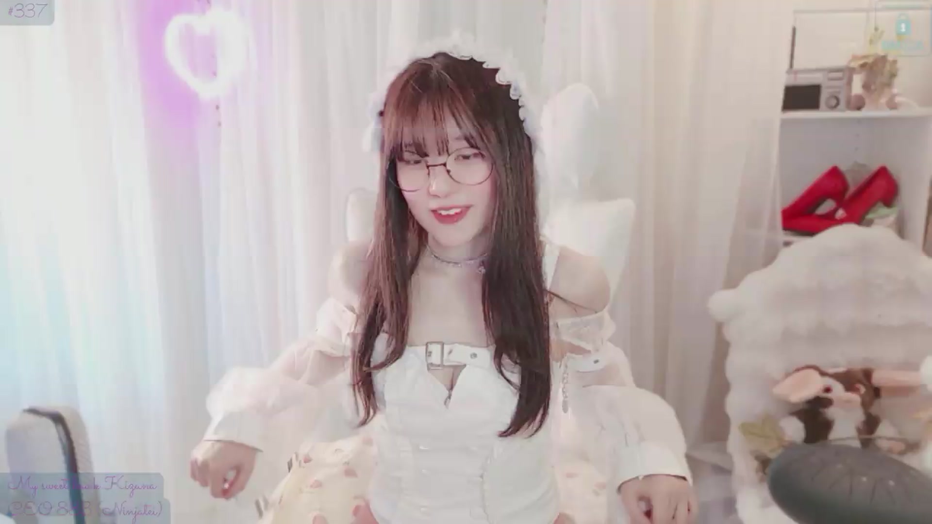 Gallery image thumbnail from meowtheworld's myfreecams stream on, 06/13/2026, 06:23 image 2 of 20