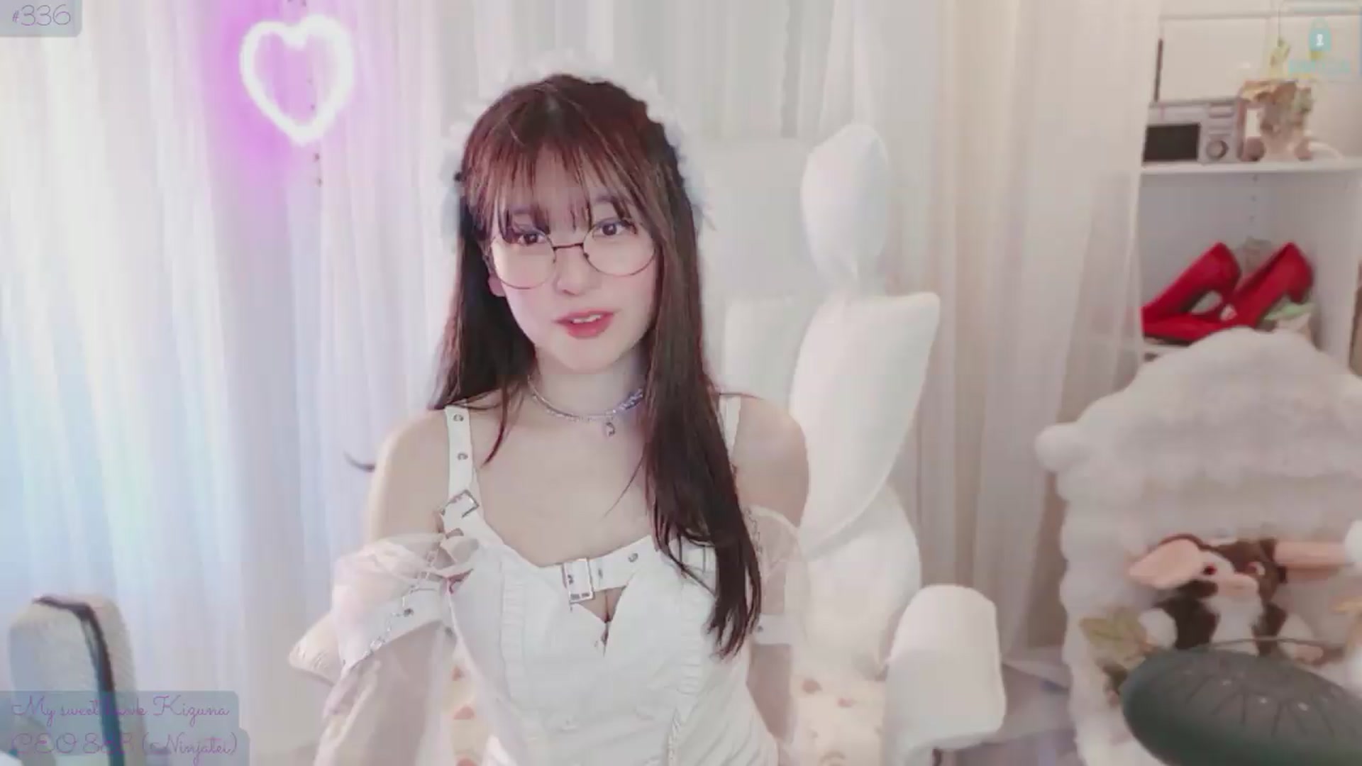 Gallery image thumbnail from meowtheworld's myfreecams stream on, 06/13/2026, 06:23 image 14 of 20