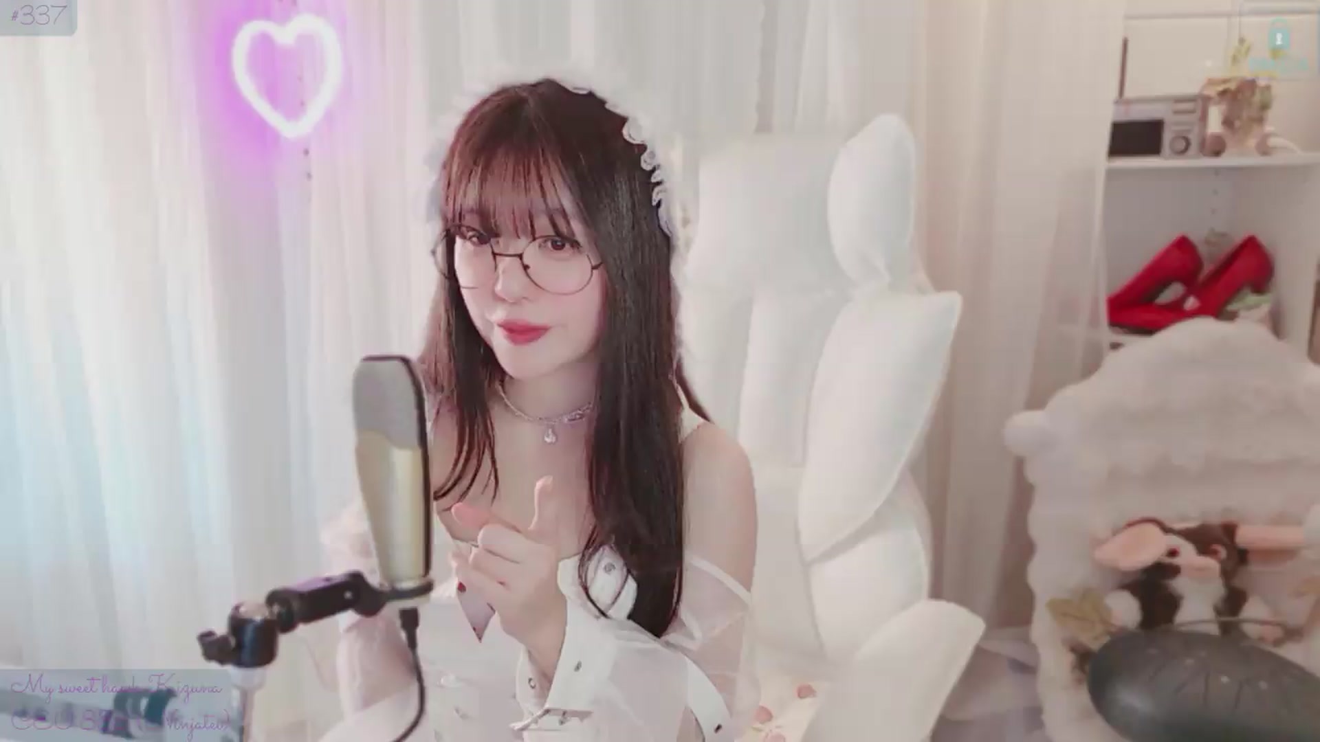Gallery image thumbnail from meowtheworld's myfreecams stream on, 06/13/2026, 06:23 image 19 of 20