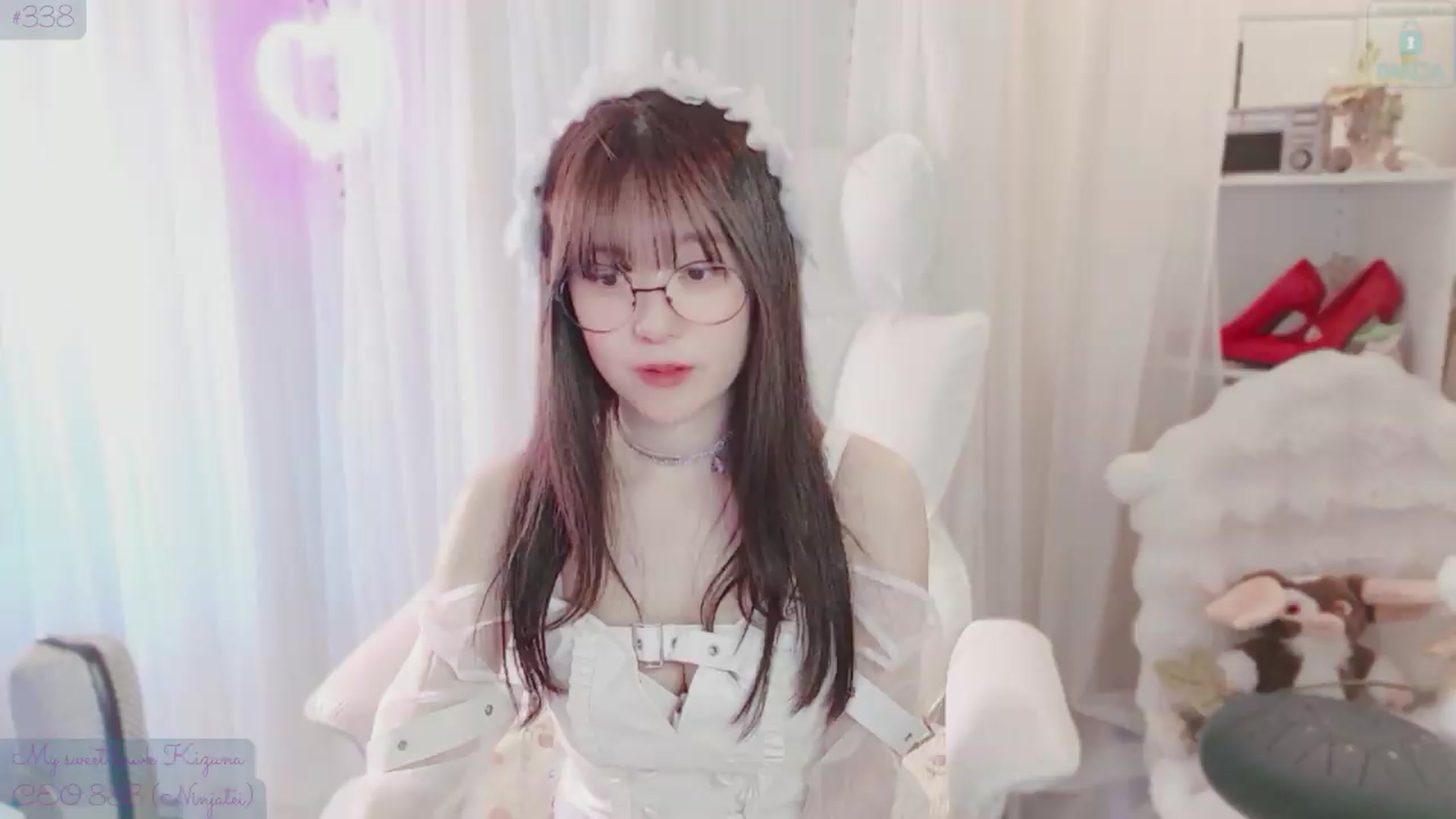 Gallery image thumbnail from meowtheworld's myfreecams stream on, 06/13/2026, 06:23 image 5 of 20