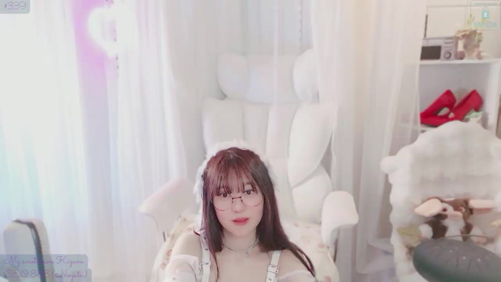Gallery image thumbnail from meowtheworld's myfreecams stream on, 06/13/2026, 06:23 image 9 of 20