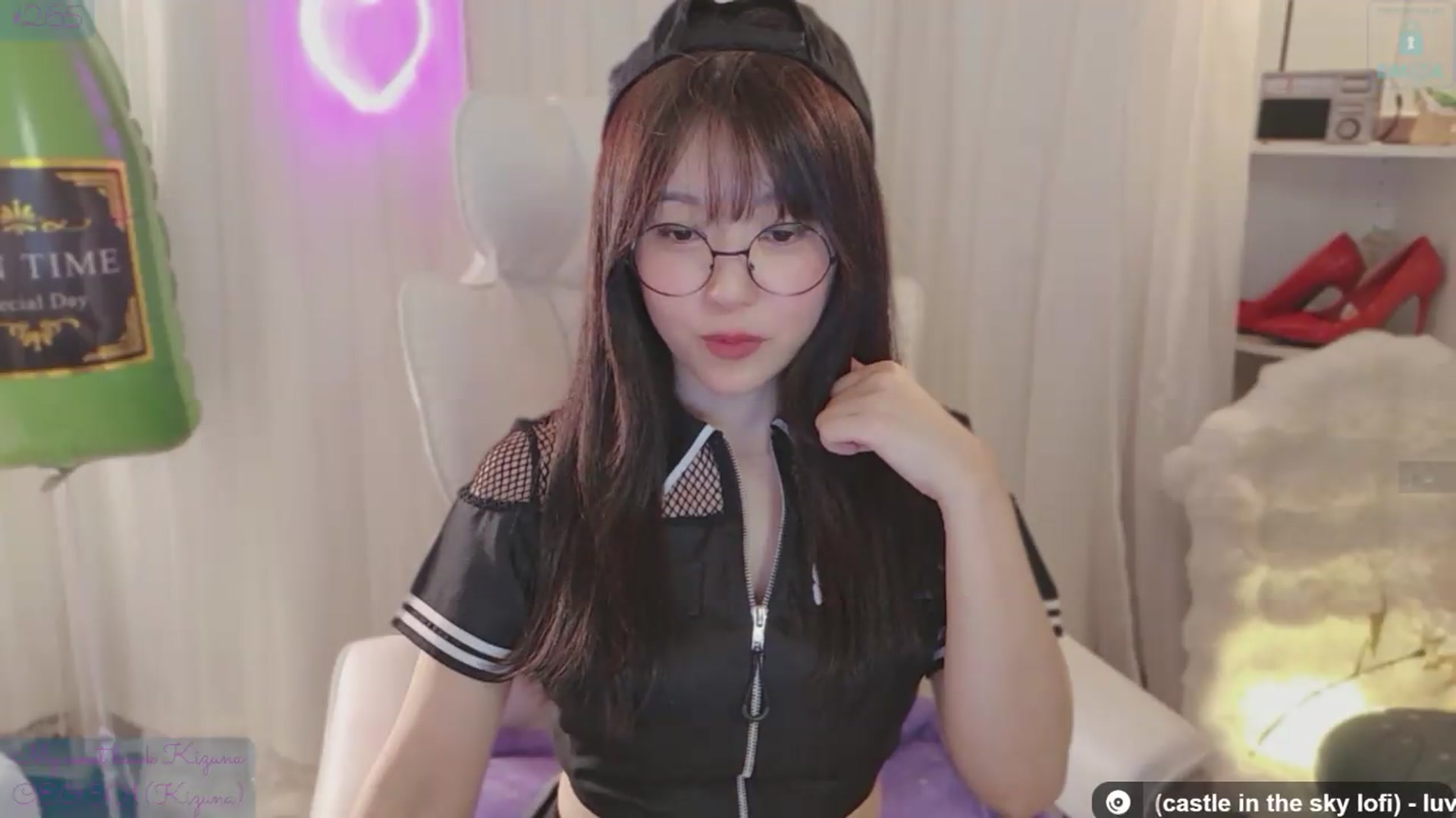 Gallery image thumbnail from meowtheworld's myfreecams stream on, 07/11/2026, 07:07 image 18 of 20