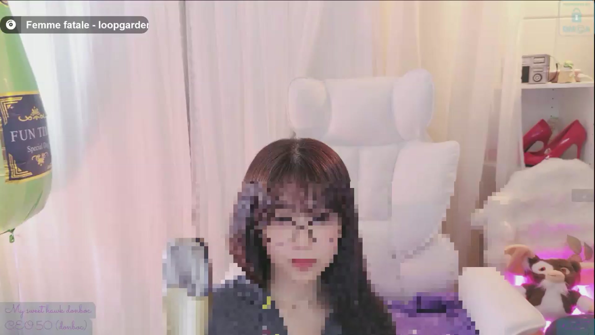 Gallery image thumbnail from meowtheworld's myfreecams stream on, 07/13/2026, 07:43 image 5 of 20