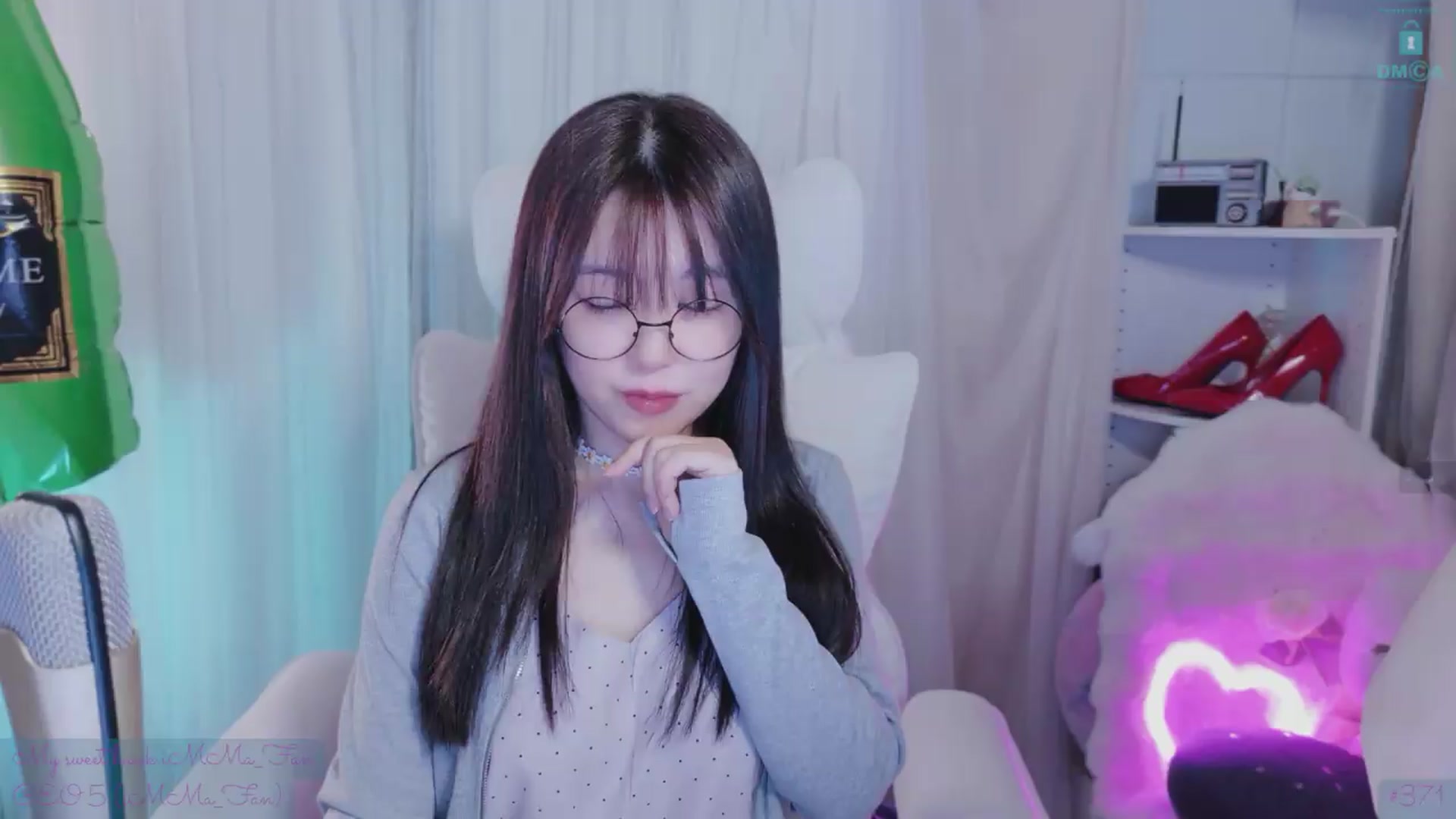 Gallery image thumbnail from meowtheworld's myfreecams stream on, 07/17/2026, 06:11 image 6 of 20