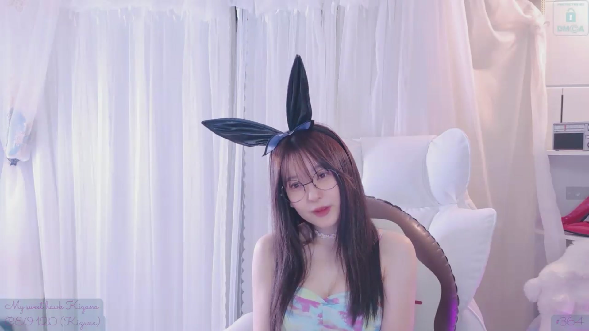 Gallery image thumbnail from meowtheworld's myfreecams stream on, 07/18/2026, 06:25 image 17 of 20