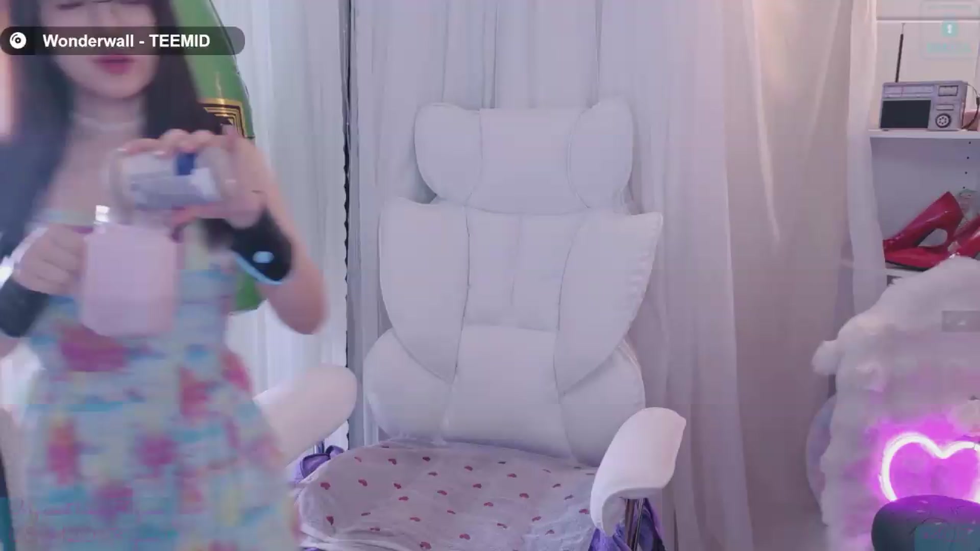 Gallery image thumbnail from meowtheworld's myfreecams stream on, 07/18/2026, 06:25 image 2 of 20