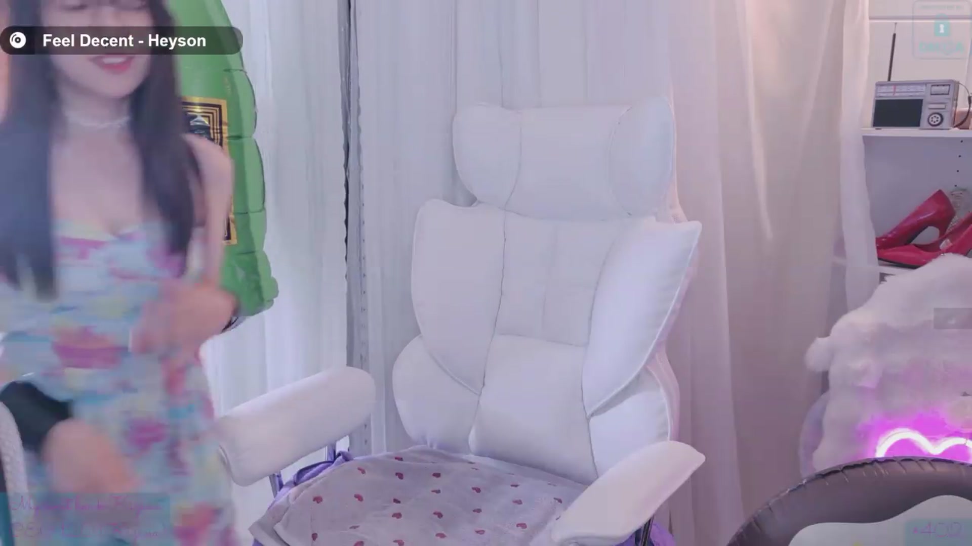 Gallery image thumbnail from meowtheworld's myfreecams stream on, 07/18/2026, 06:25 image 6 of 20