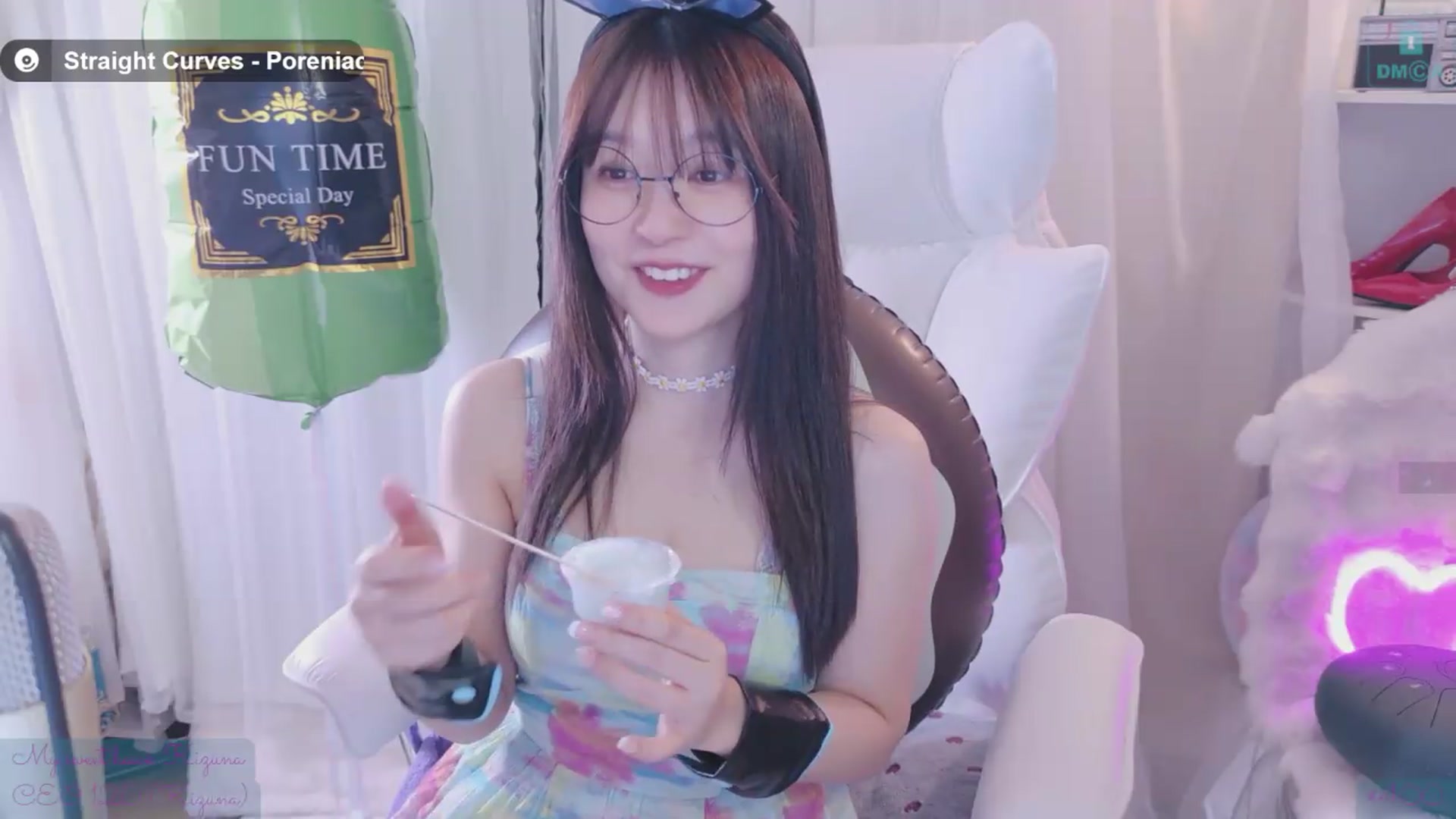 Gallery image thumbnail from meowtheworld's myfreecams stream on, 07/18/2026, 06:25 image 12 of 20