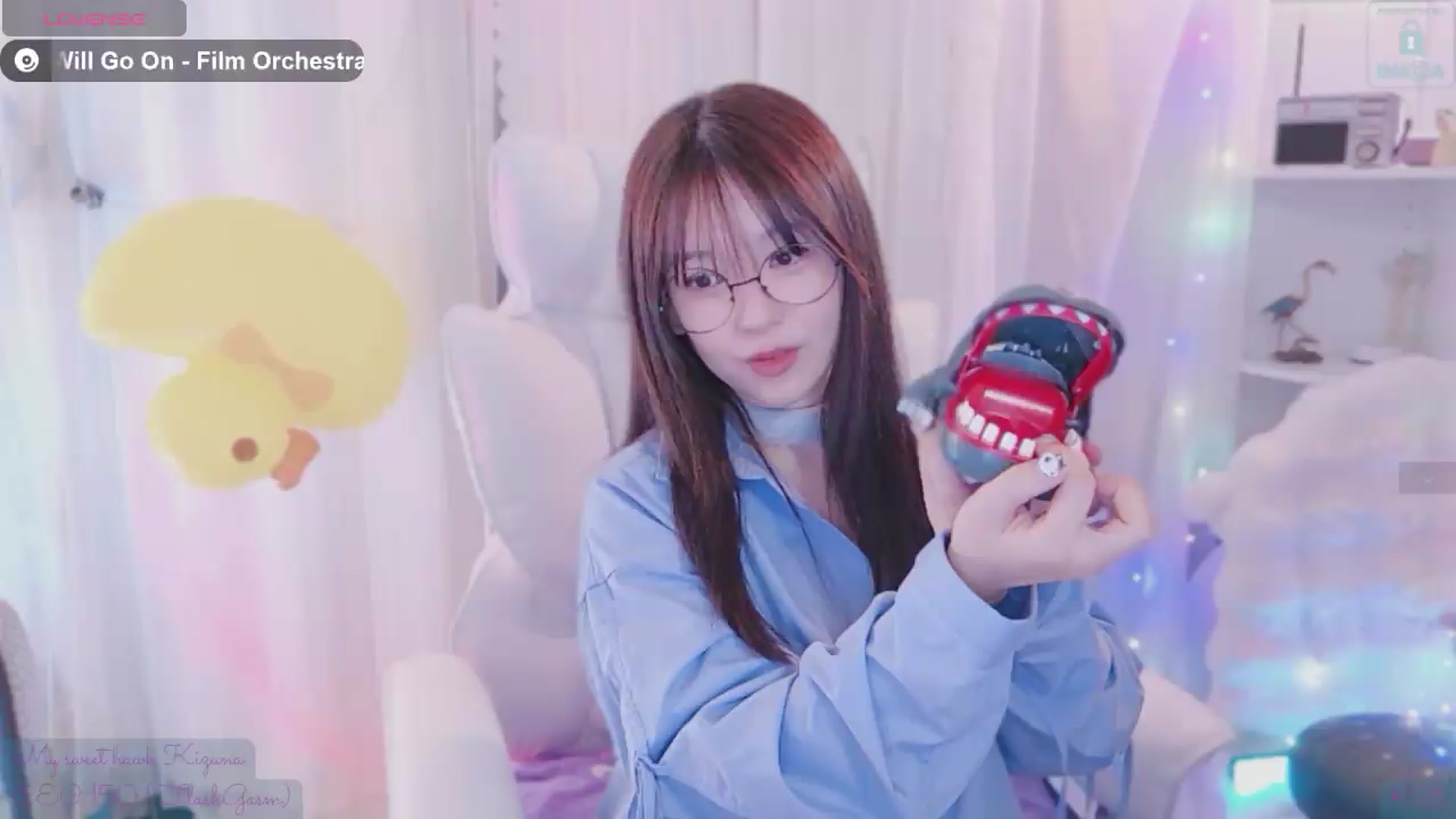 Gallery image thumbnail from meowtheworld's myfreecams stream on, 07/19/2026, 08:32 image 7 of 20