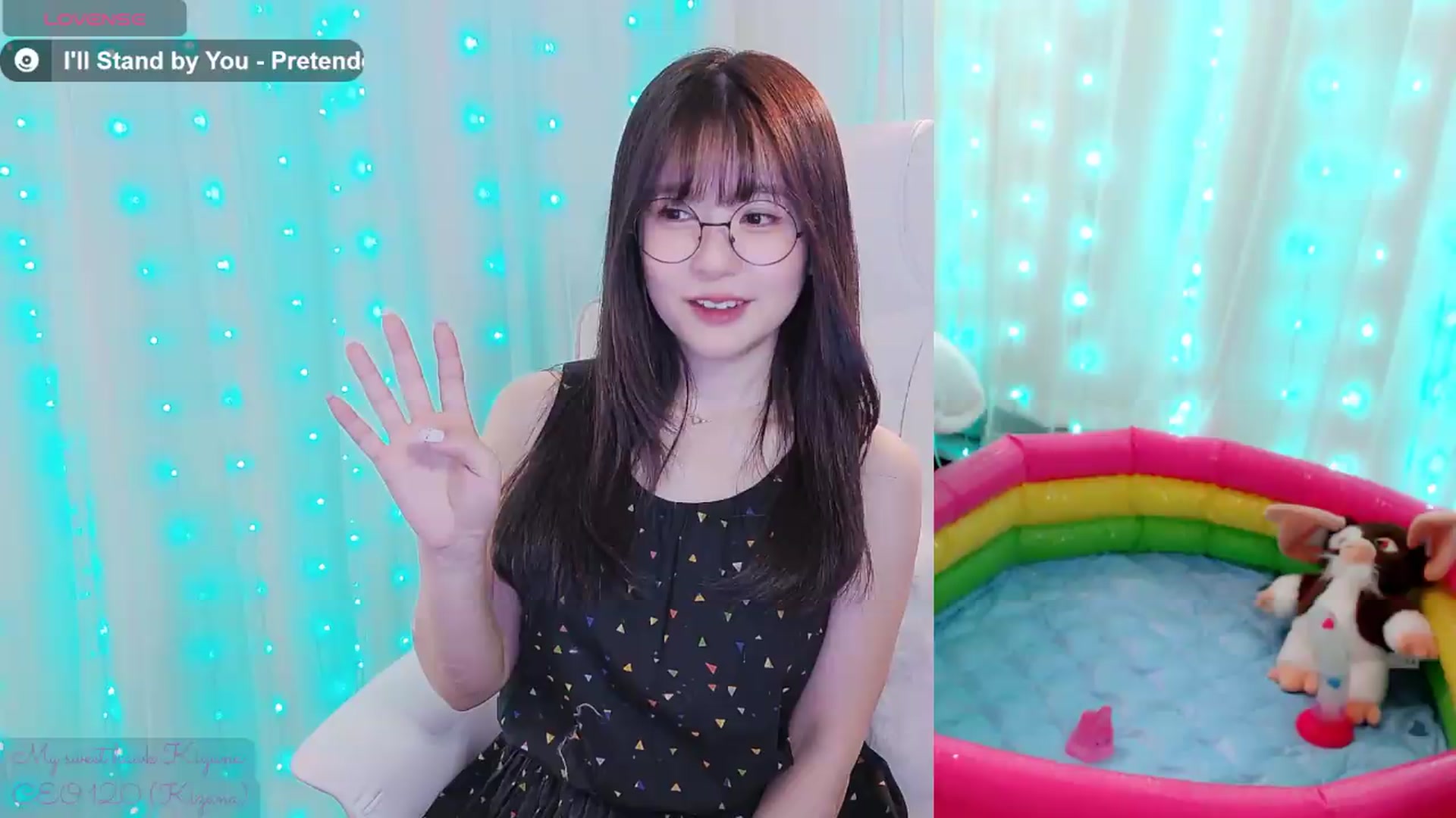 Gallery image thumbnail from meowtheworld's myfreecams stream on, 07/27/2026, 06:05 image 16 of 20