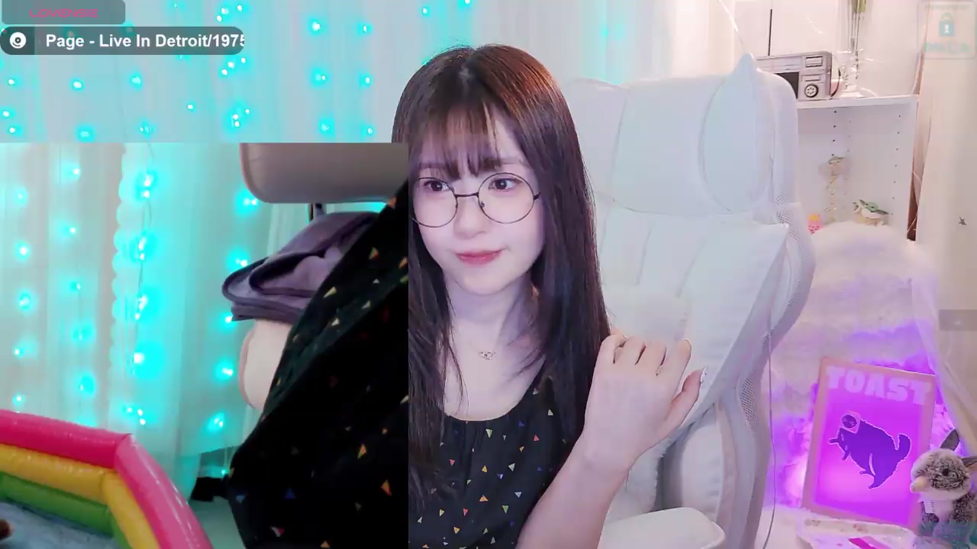 Gallery image thumbnail from meowtheworld's myfreecams stream on, 07/27/2026, 06:05 image 4 of 20