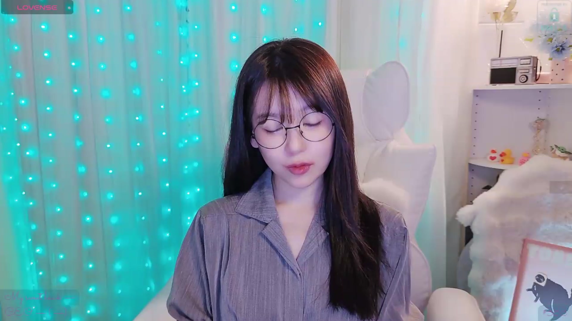 Gallery image thumbnail from meowtheworld's myfreecams stream on, 07/30/2026, 06:31 image 18 of 20