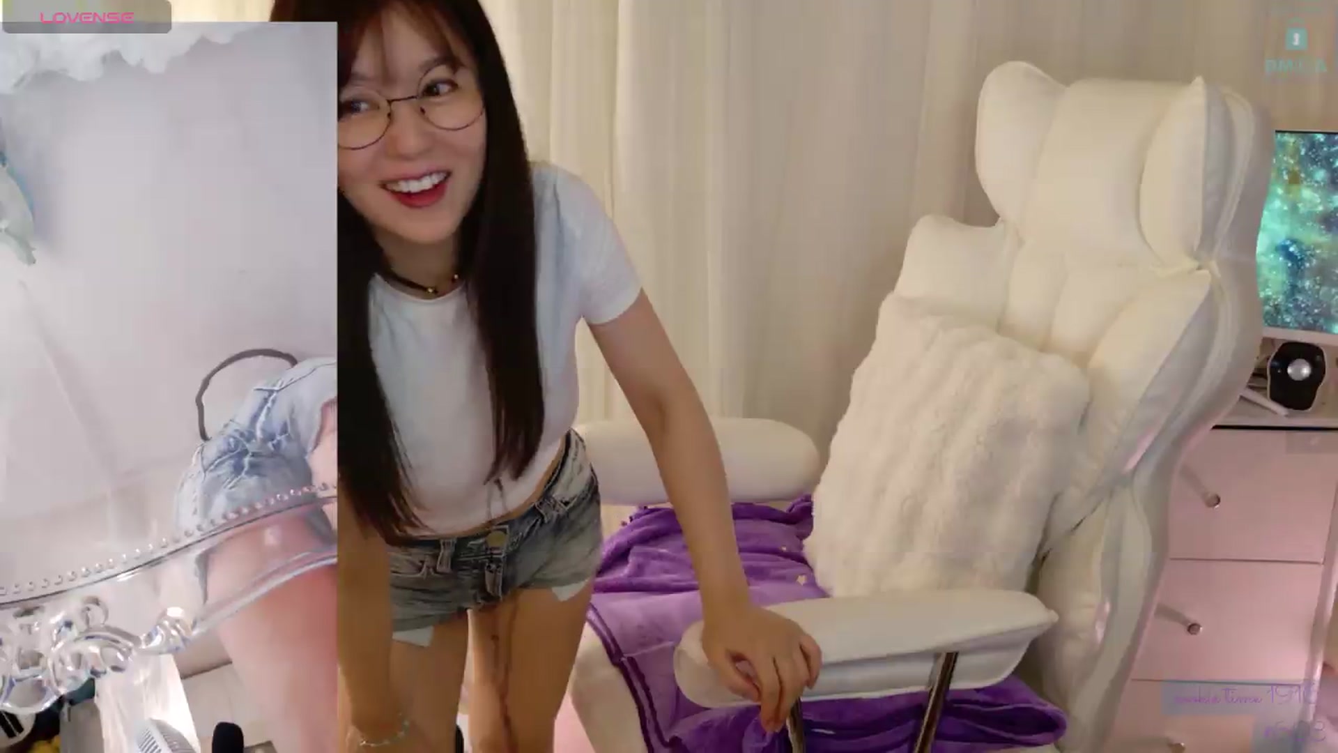 Gallery image thumbnail from meowtheworld's myfreecams stream on, 08/09/2026, 06:53 image 20 of 20