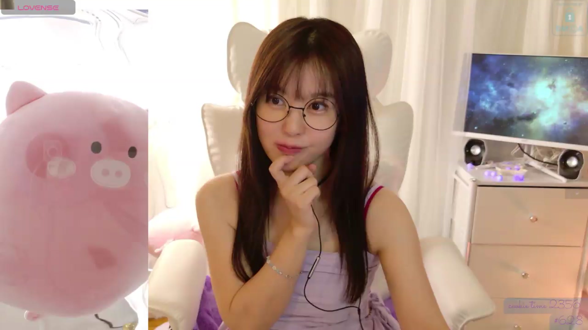 Gallery image thumbnail from meowtheworld's myfreecams stream on, 08/09/2026, 06:53 image 17 of 20