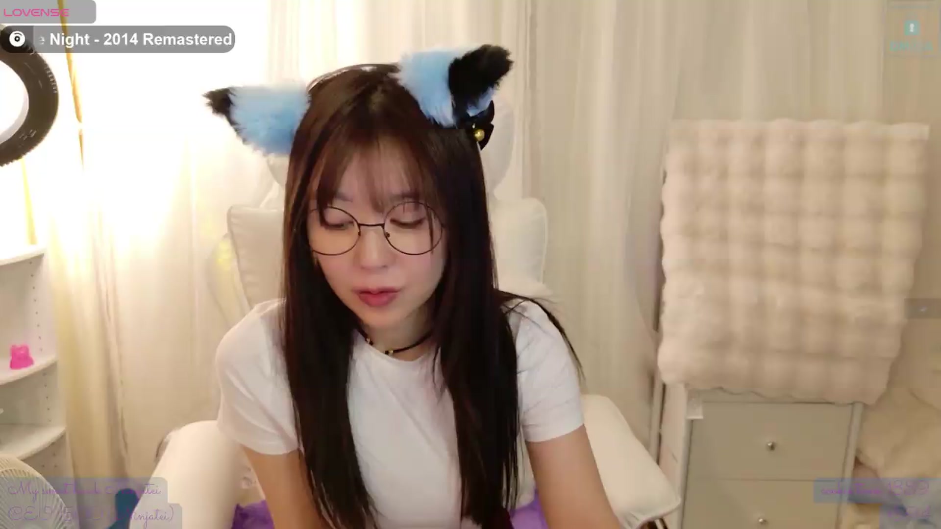 Gallery image thumbnail from meowtheworld's myfreecams stream on, 08/09/2026, 08:27 image 1 of 20