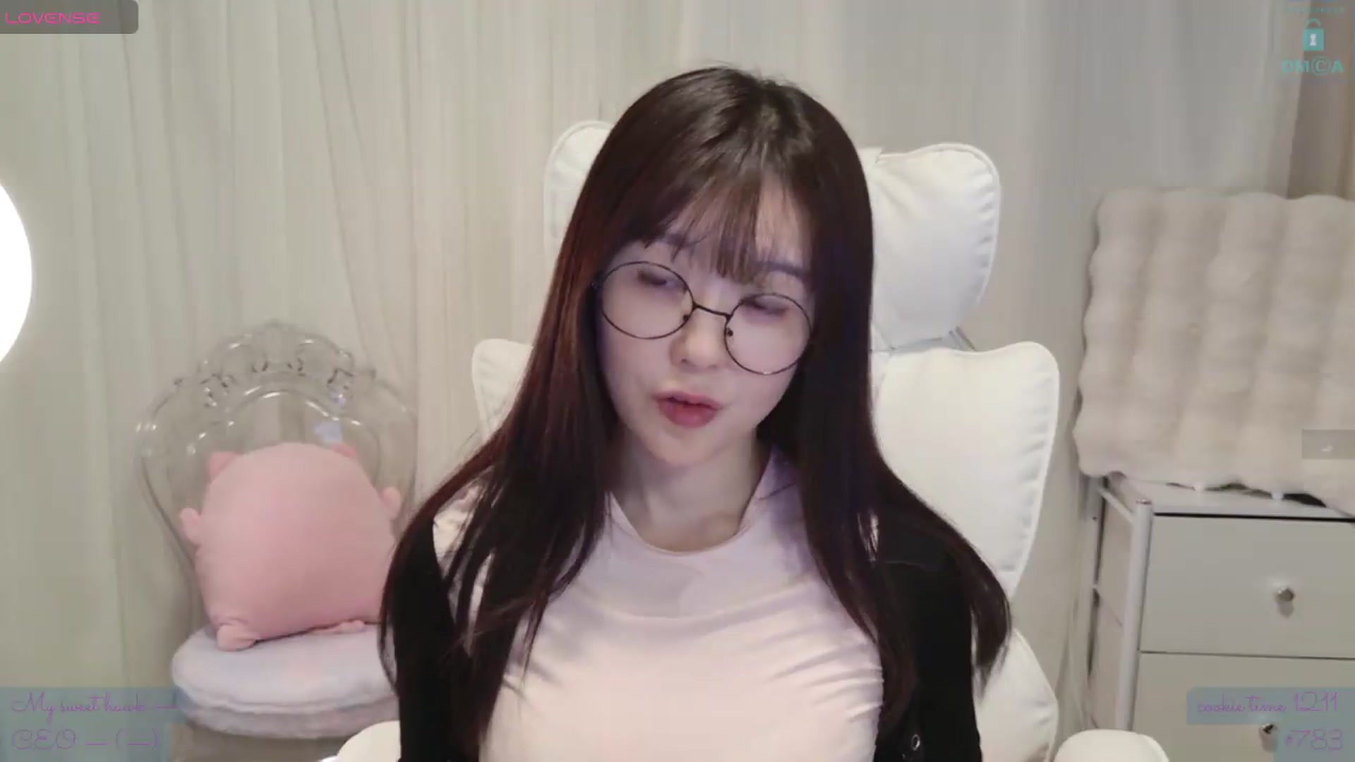 Gallery image thumbnail from meowtheworld's myfreecams stream on, 08/14/2026, 05:24 image 17 of 20