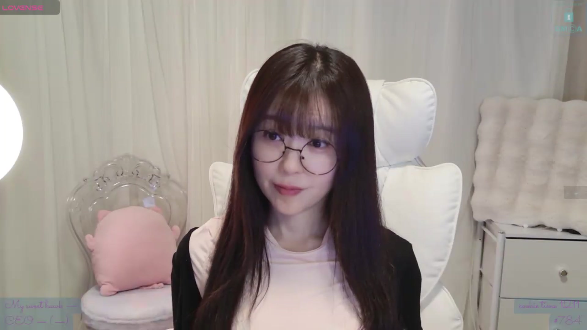 Gallery image thumbnail from meowtheworld's myfreecams stream on, 08/14/2026, 05:24 image 12 of 20