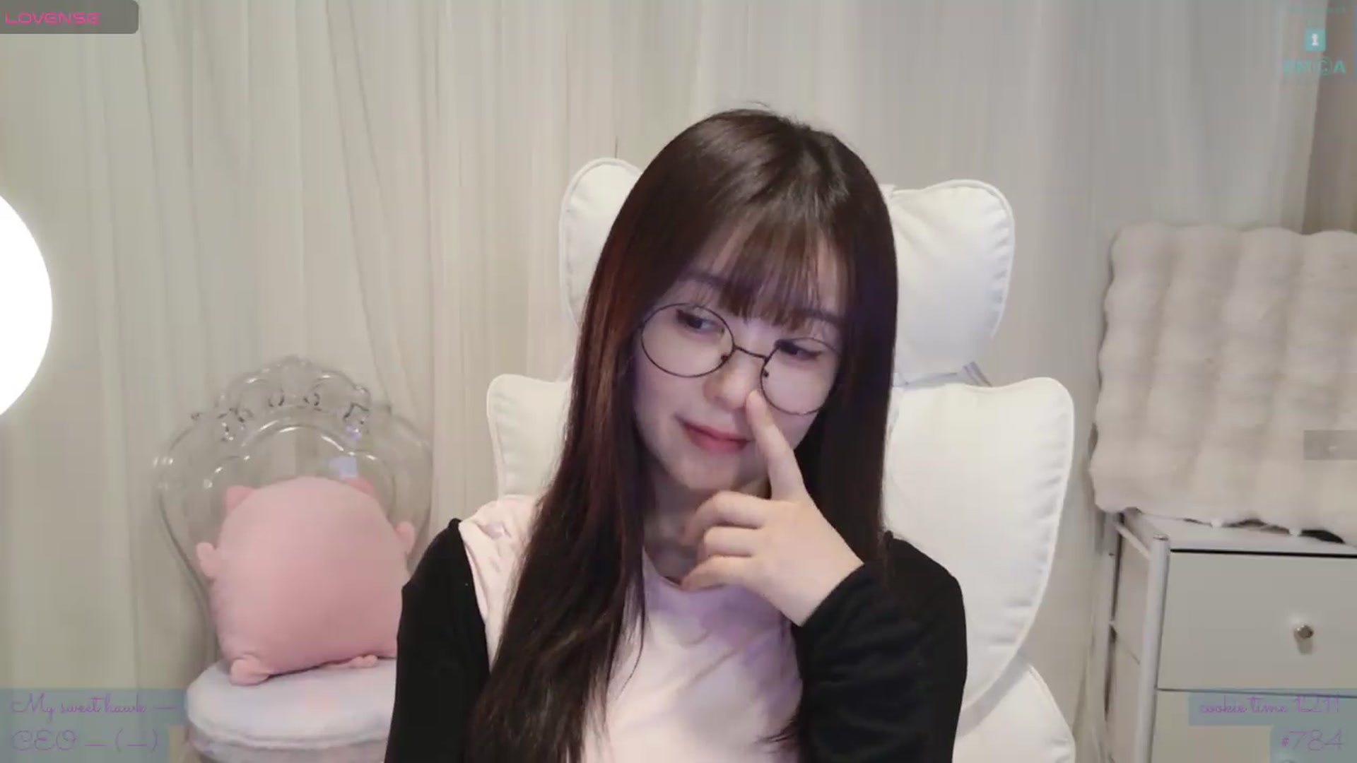 Gallery image thumbnail from meowtheworld's myfreecams stream on, 08/14/2026, 05:24 image 15 of 20