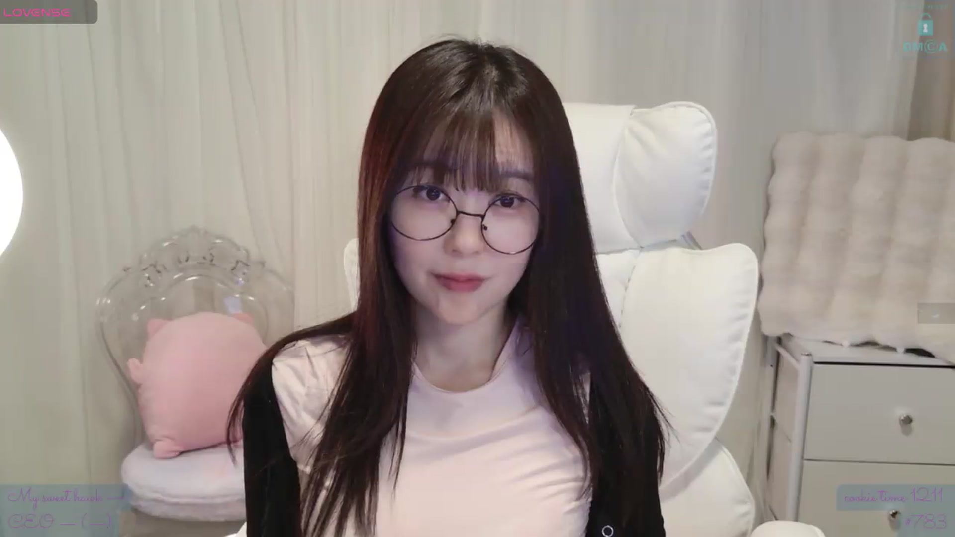 Gallery image thumbnail from meowtheworld's myfreecams stream on, 08/14/2026, 05:24 image 18 of 20