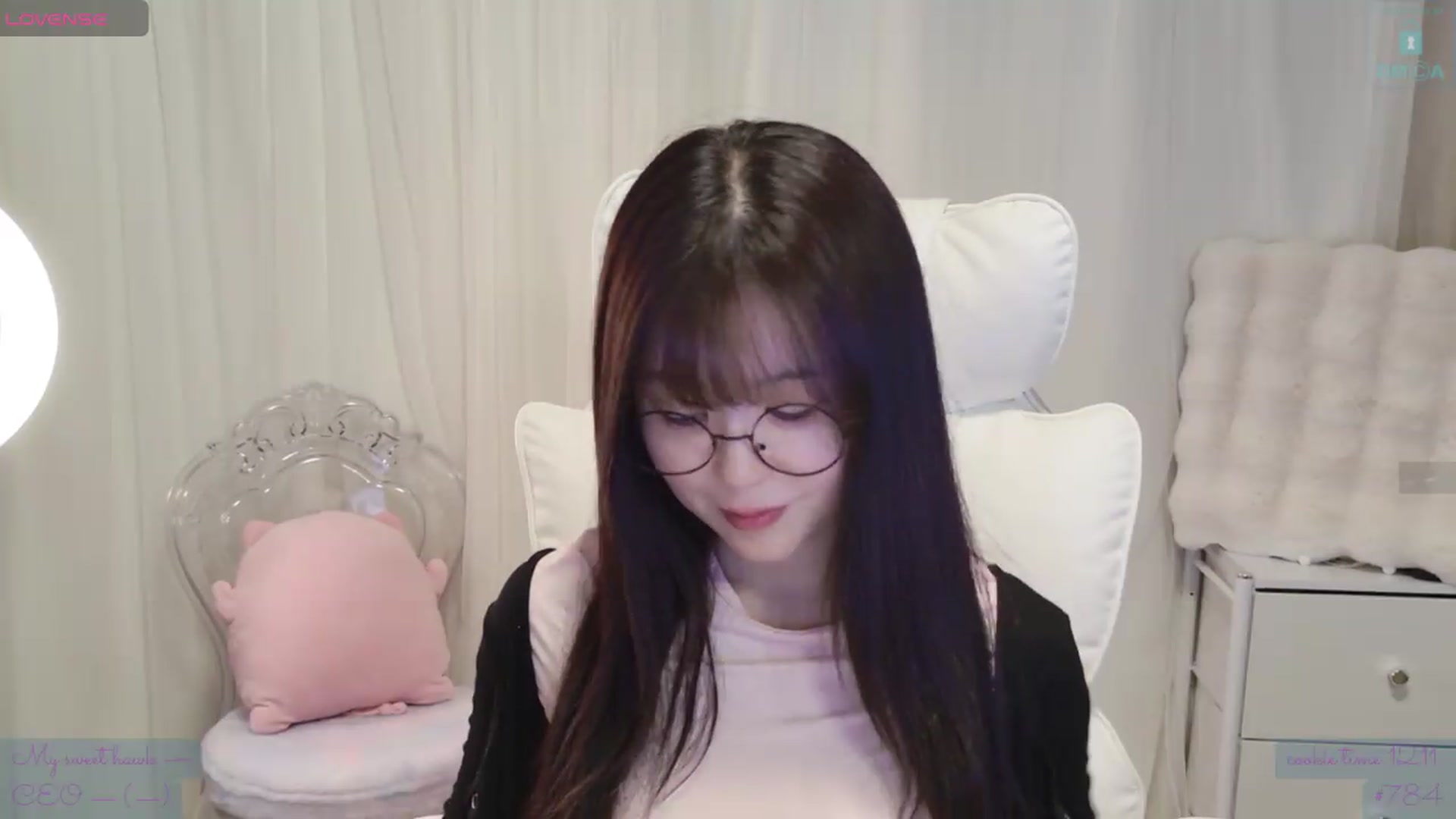 Gallery image thumbnail from meowtheworld's myfreecams stream on, 08/14/2026, 05:24 image 13 of 20